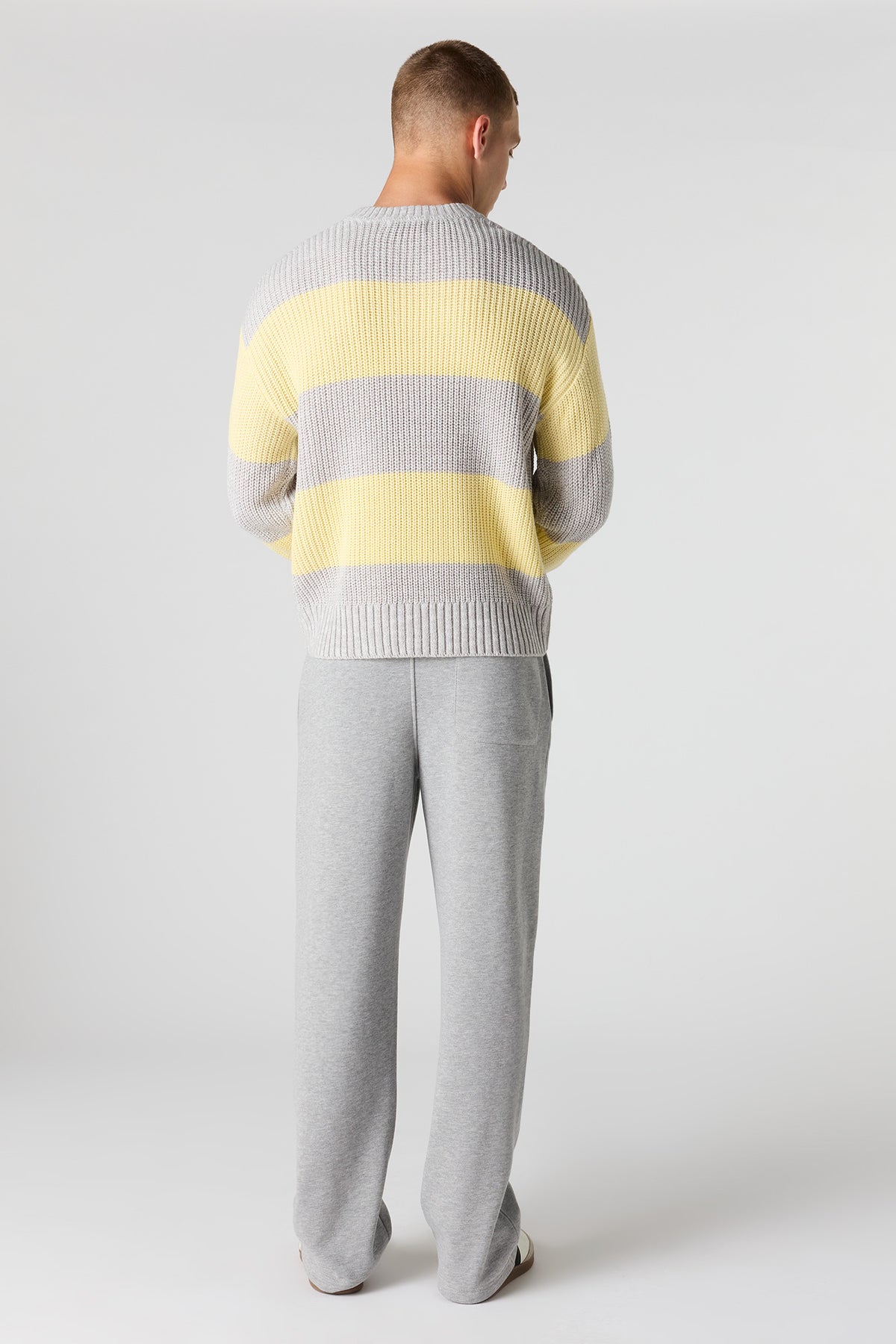 Alt View 3. Loose Fleece Jogger - Heather Grey