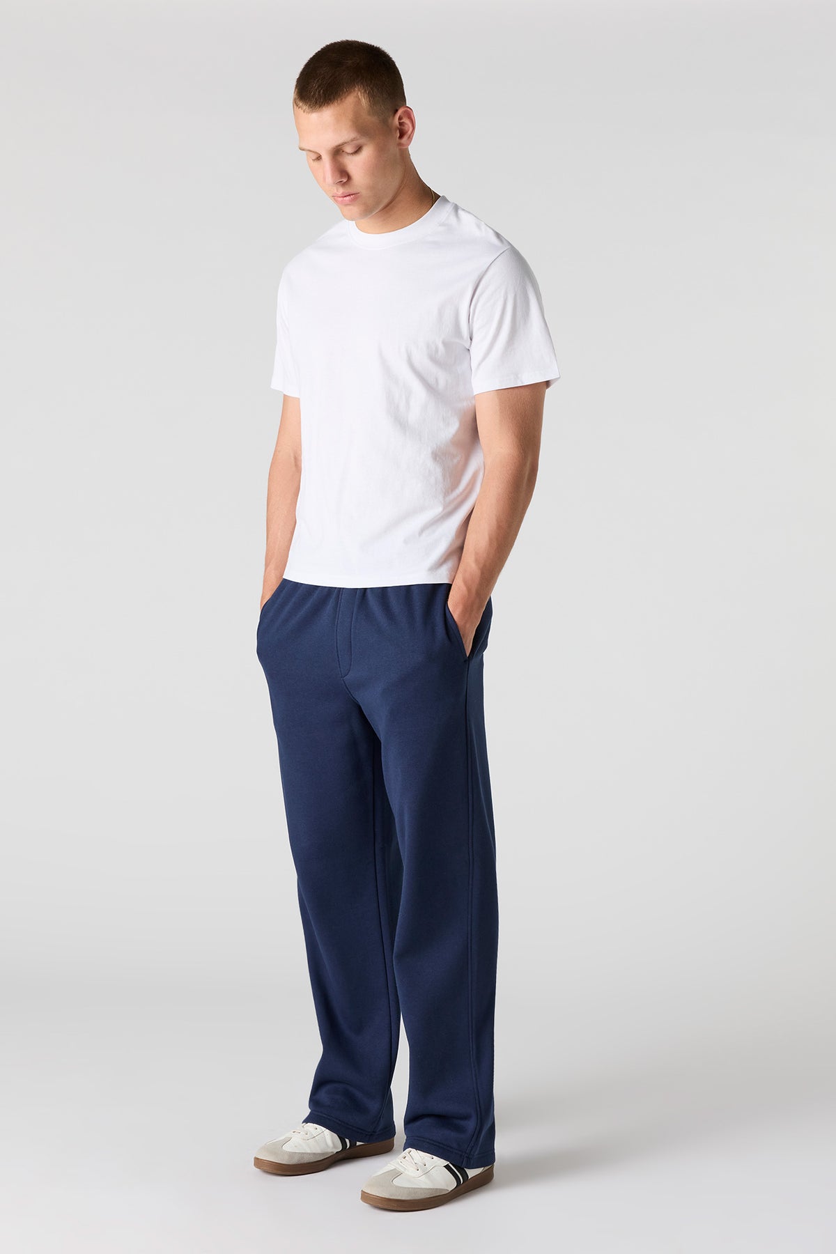 Alt View 2. Loose Fleece Jogger - Navy