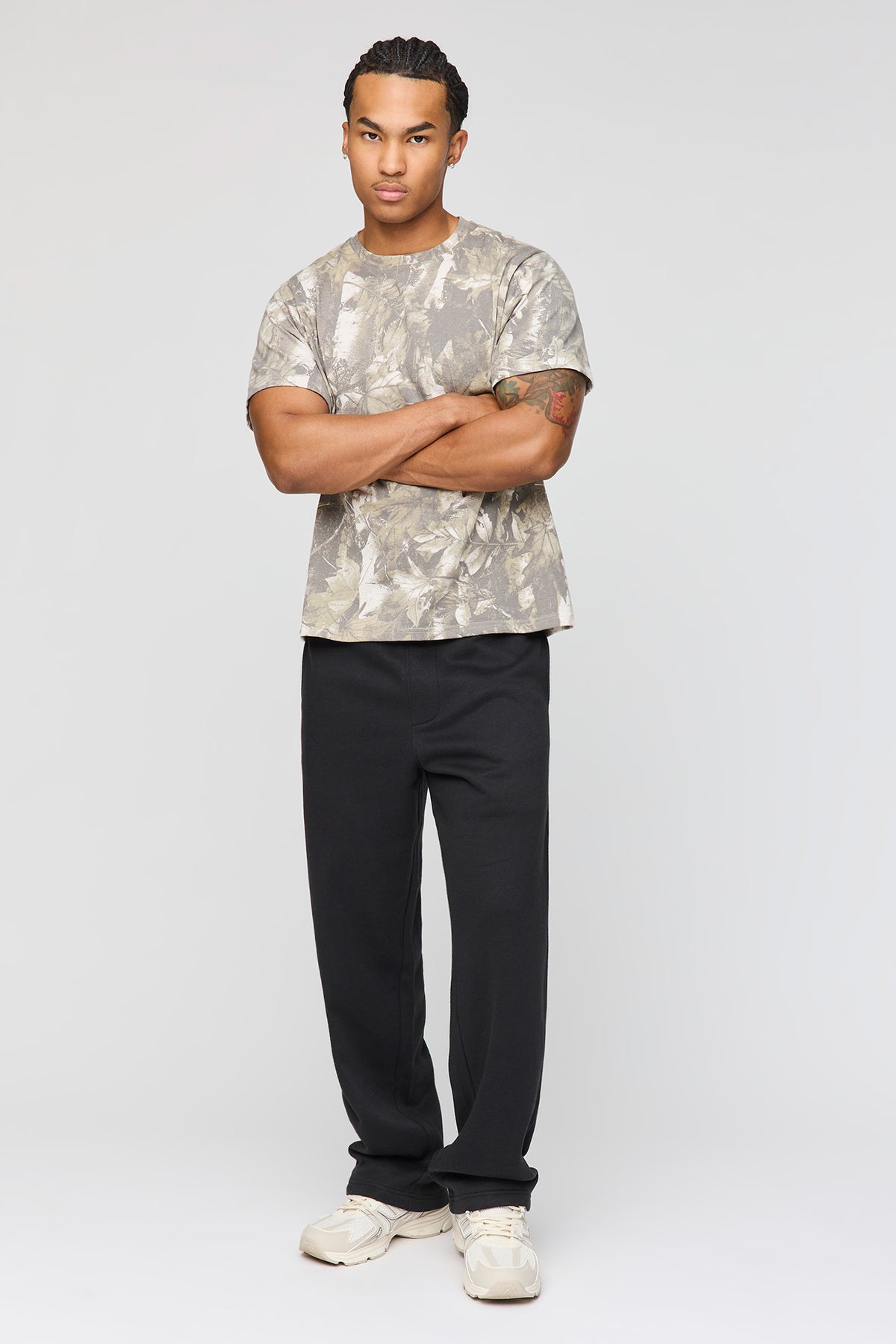 Alt View 2. Fleece Loose Sweatpant - Black