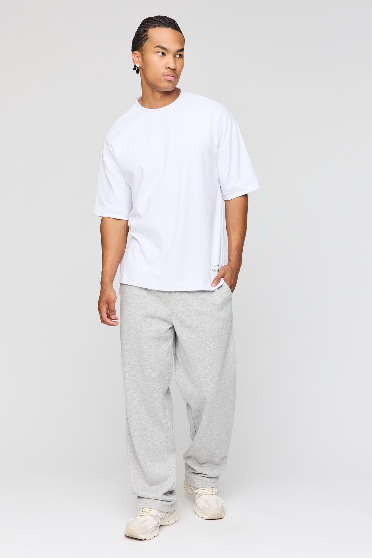 Alt View 2. Fleece Loose Sweatpant - Heather Grey