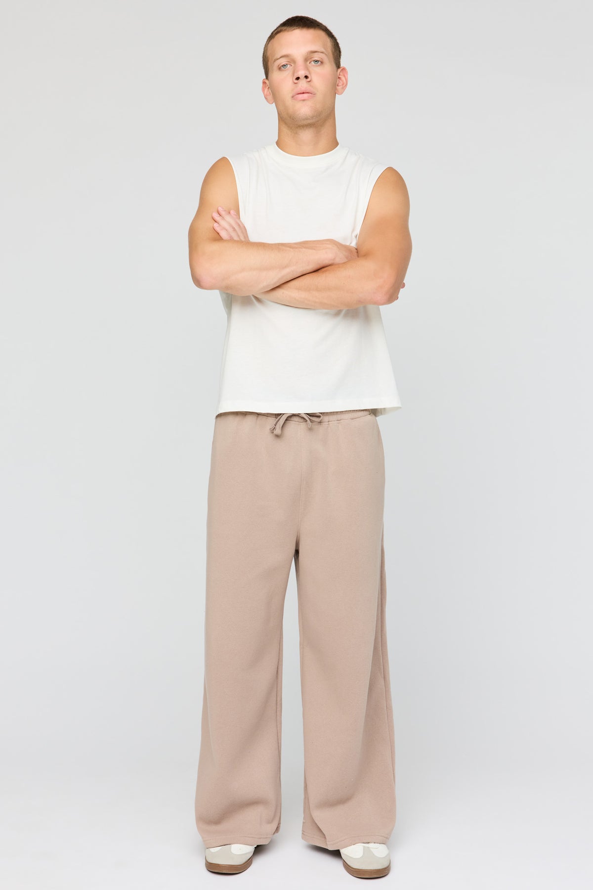 Vue alternative 2. Pantalon d'entraînement à jambe super large en molleton