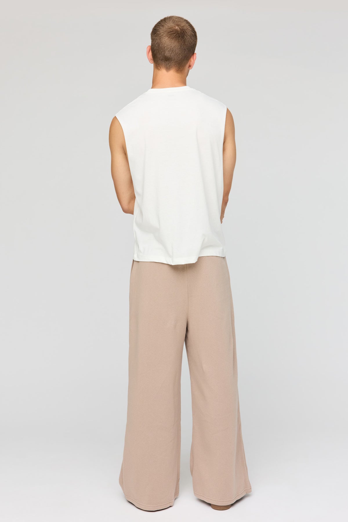 Vue alternative 3. Pantalon d'entraînement à jambe super large en molleton