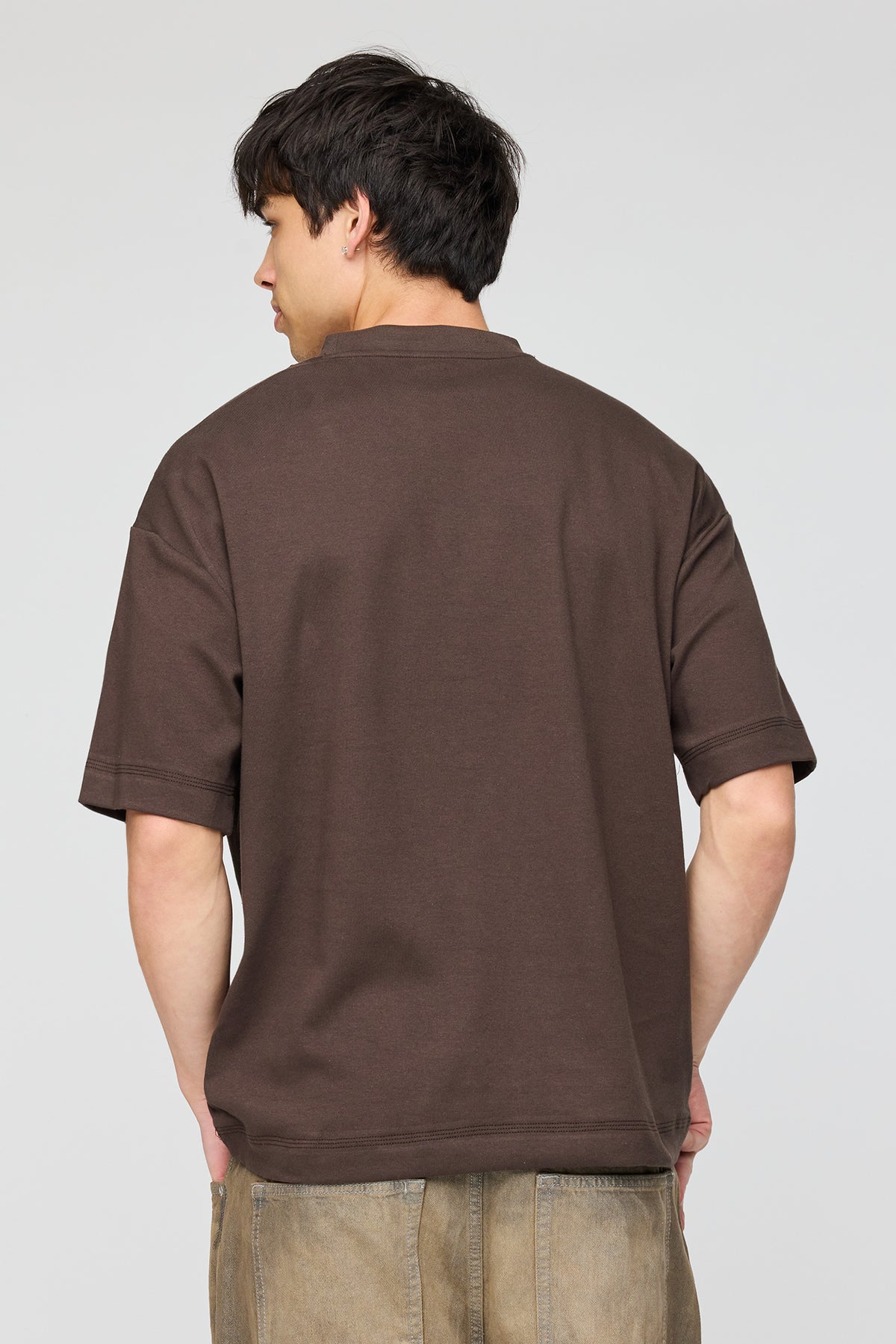Alt View 2. Oversized T-Shirt - Brown