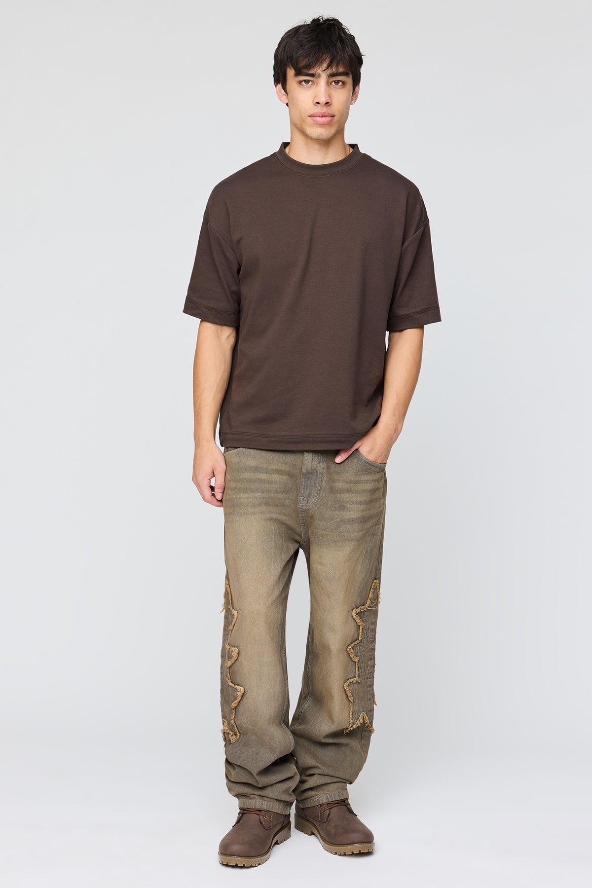 Alt View 3. Oversized T-Shirt - Brown