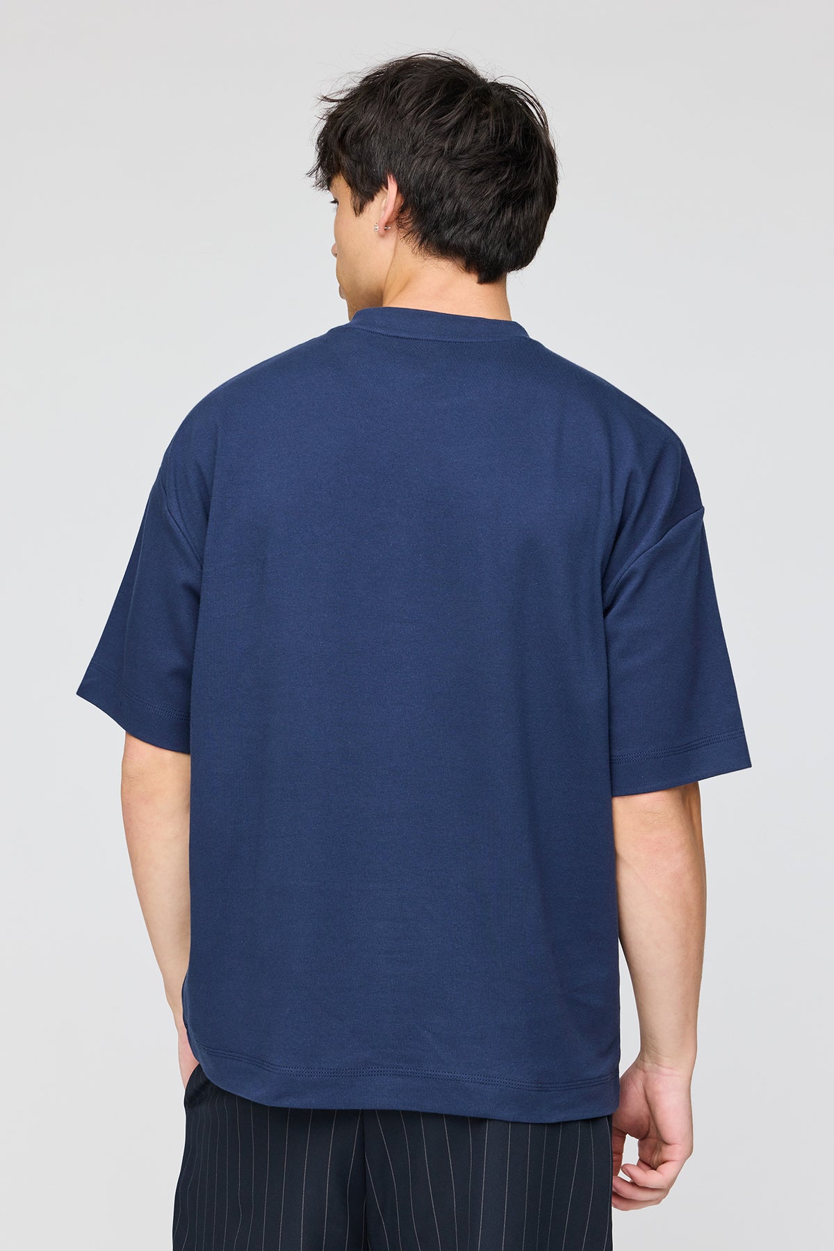 Alt View 2. Oversized T-Shirt - Navy