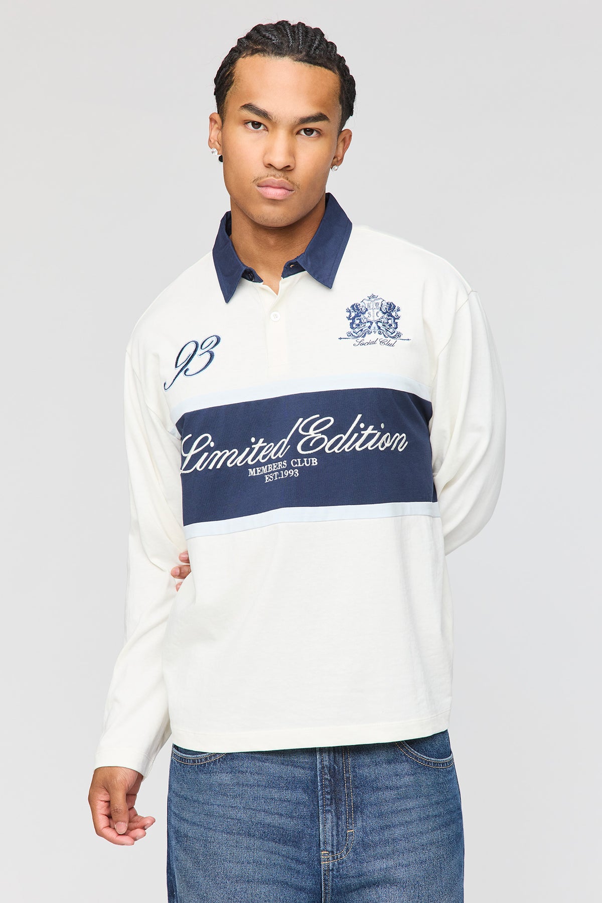 Chemise polo à manches longues avec blocs de couleurs et motif brodé