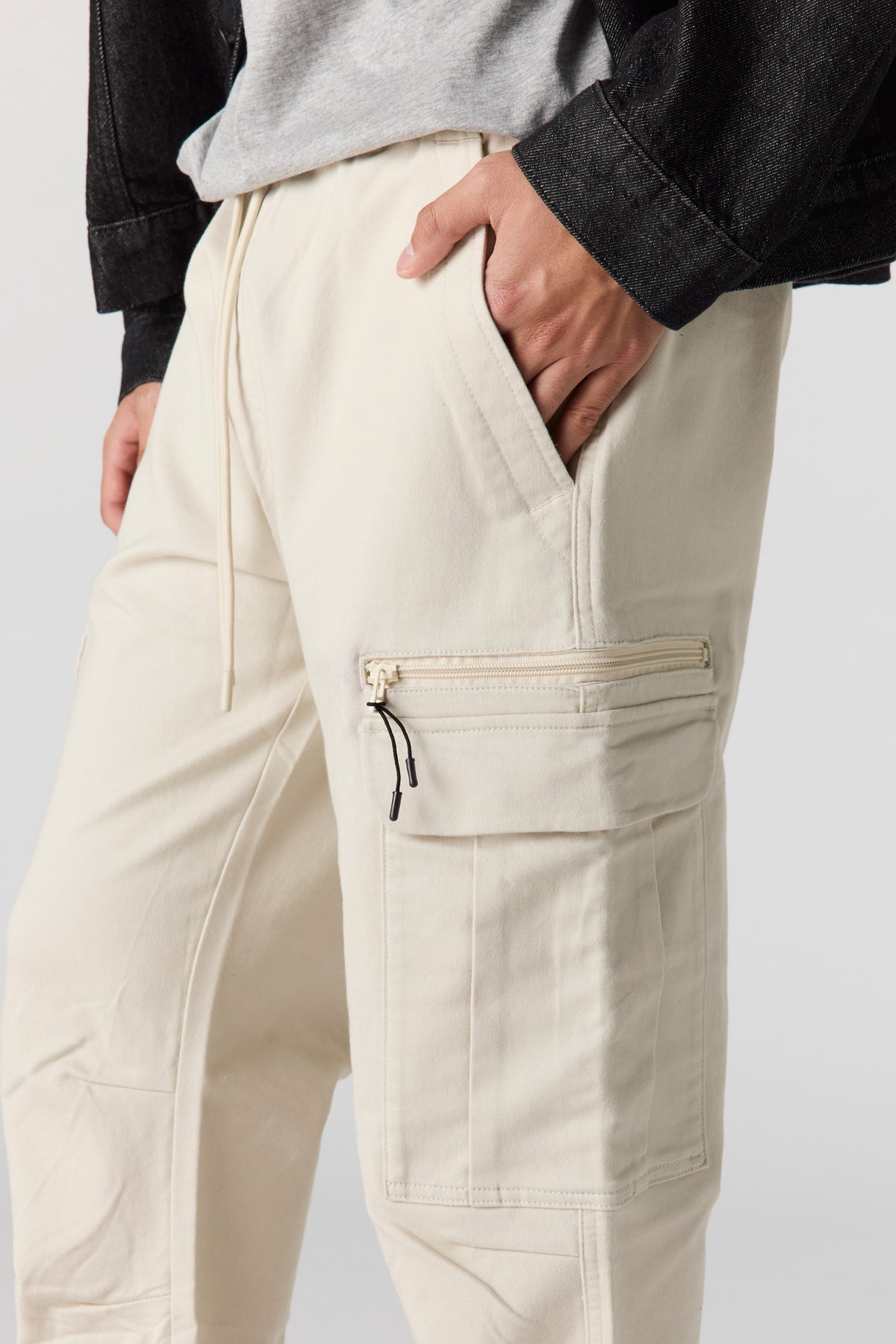 Vue alternative 4. Jogger cargo avec poches à fermeture à glissière