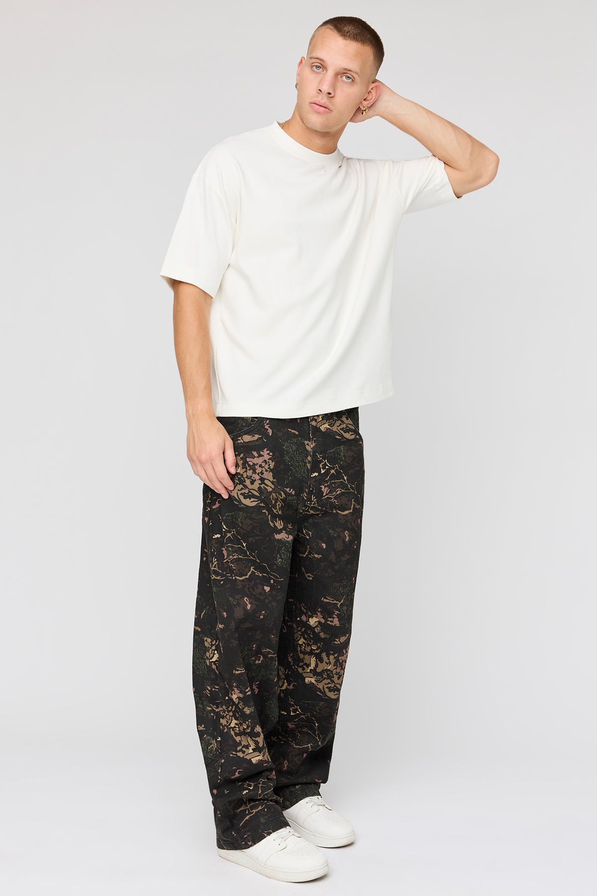 Vue alternative 2. Jean super baggy