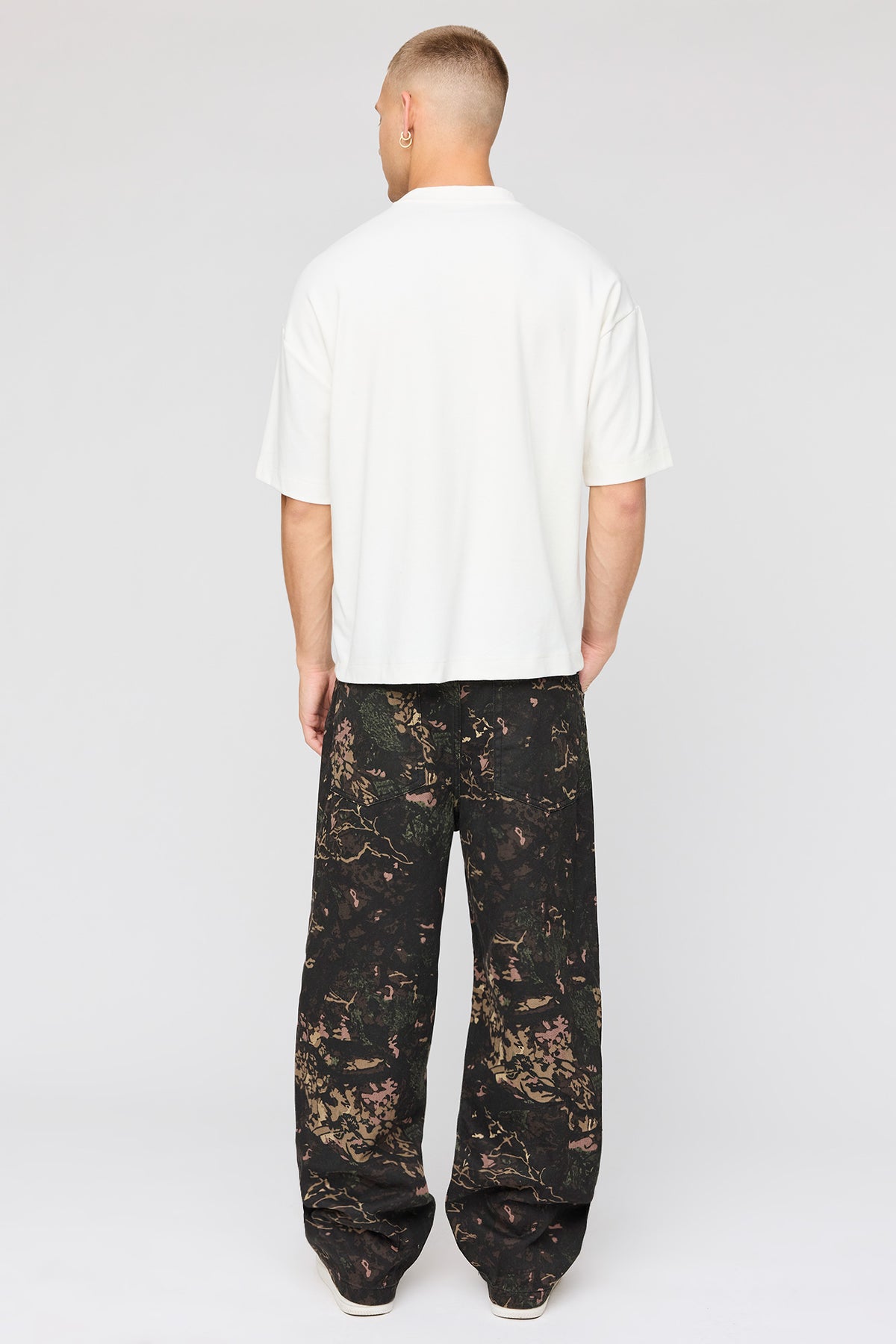 Vue alternative 3. Jean super baggy