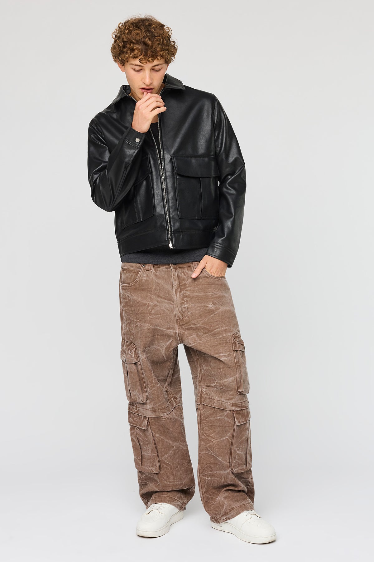 Vue alternative 4. Jean cargo baggy délavé