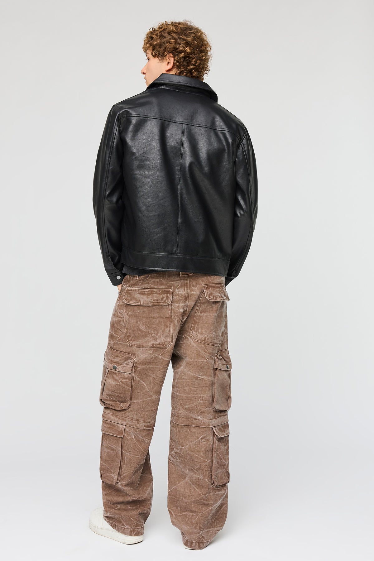 Vue alternative 3. Jean cargo baggy délavé