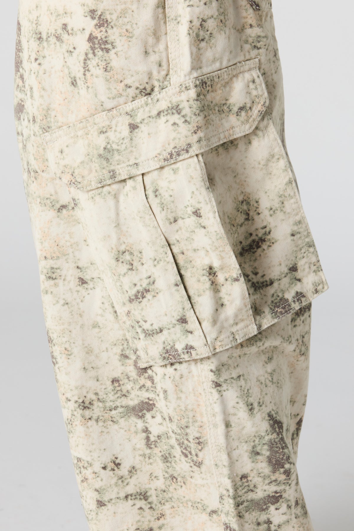 Alt View 4. Baggy Cargo Pant - Camouflage