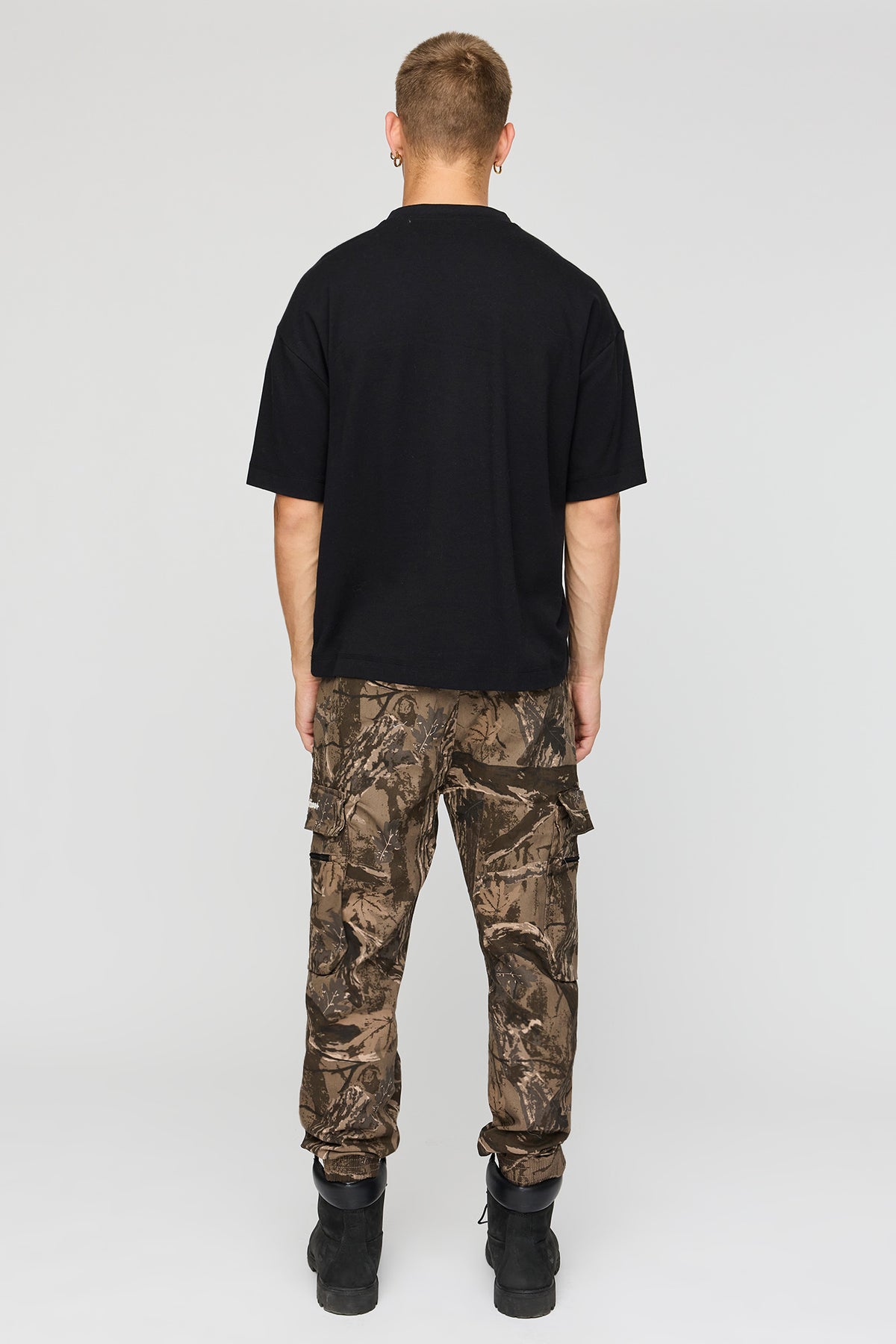 Alt View 3. Belted Cargo Jogger - Camouflage