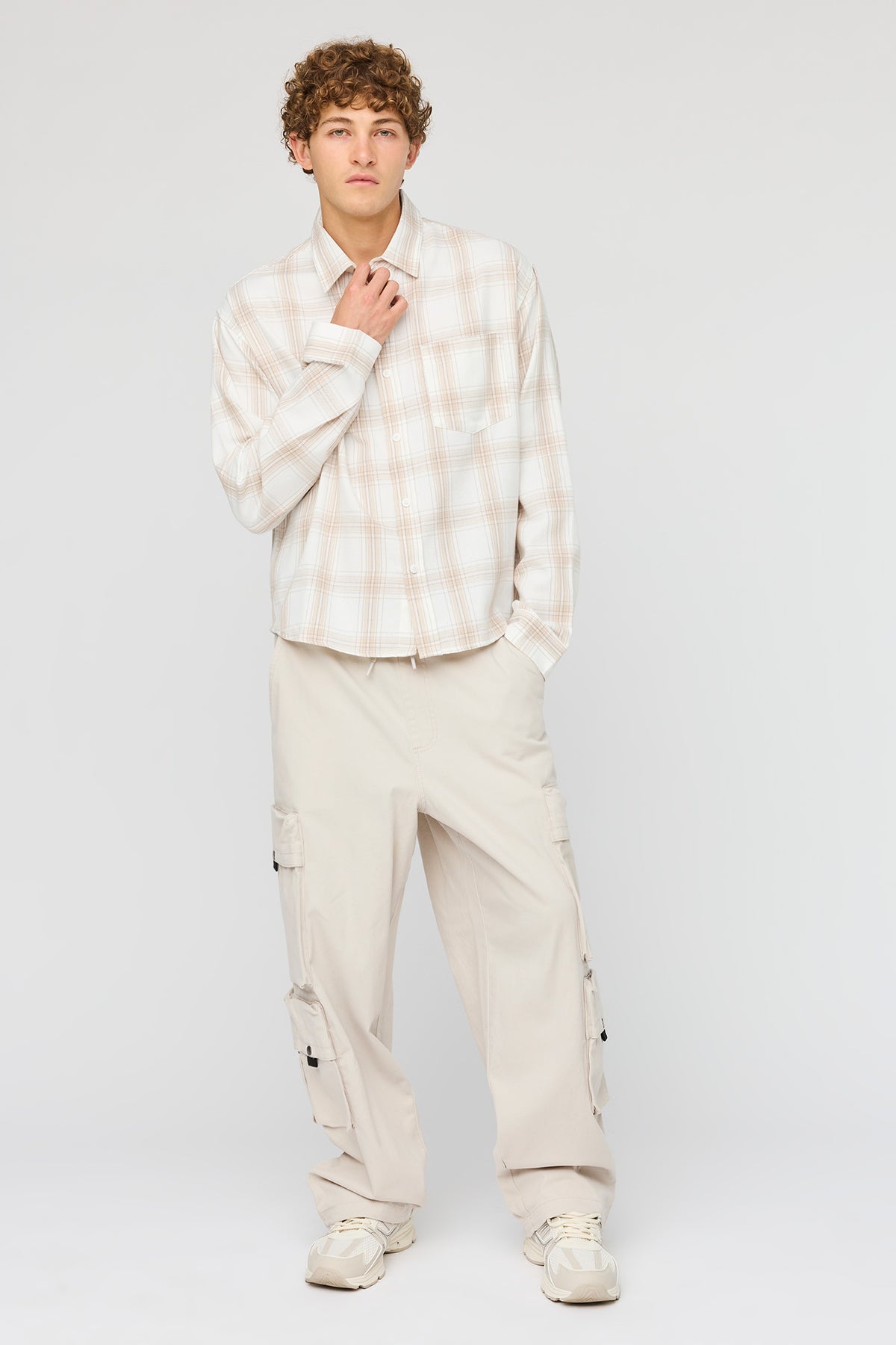 Vue alternative 2. Pantalon baggy cargo