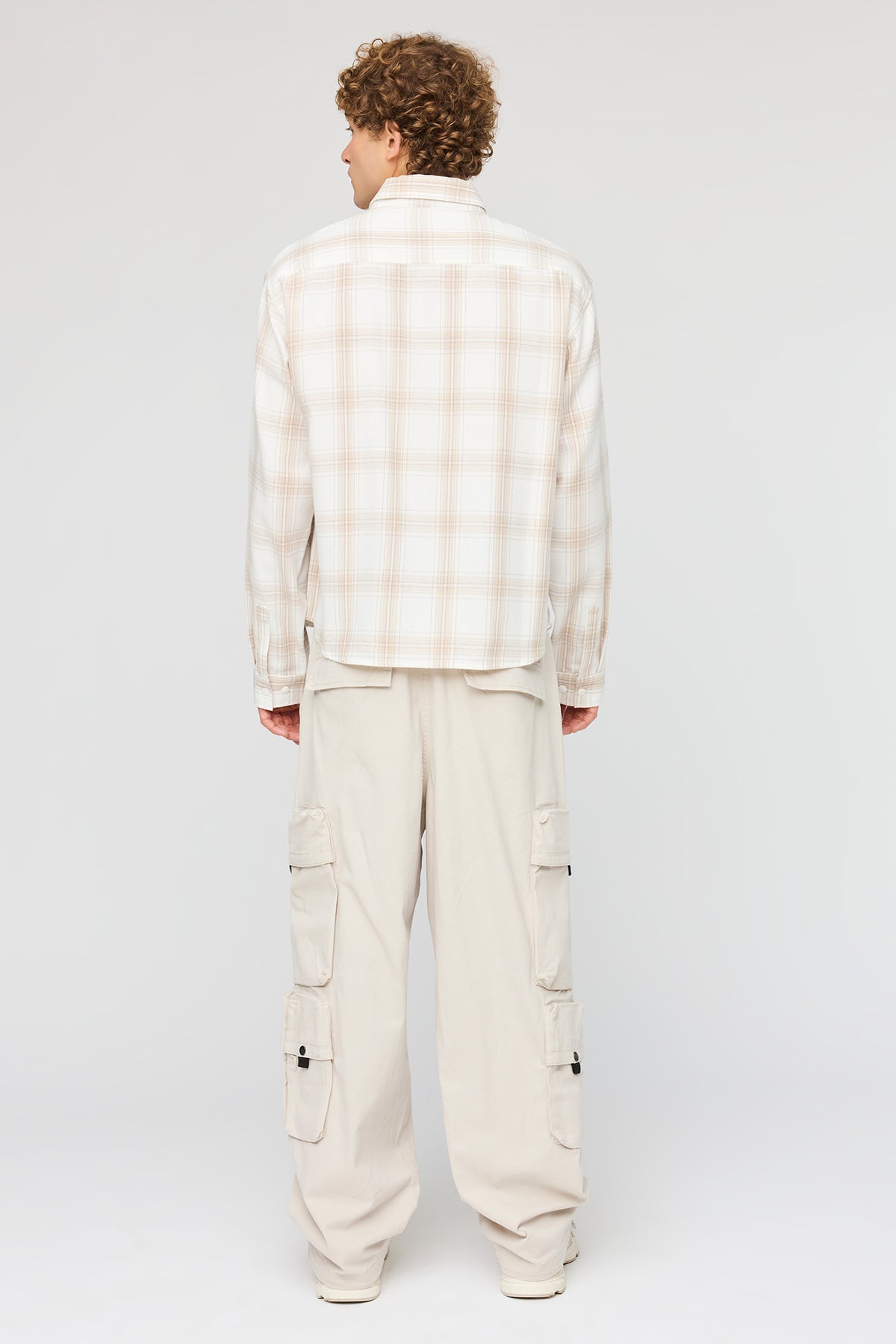 Vue alternative 3. Pantalon baggy cargo