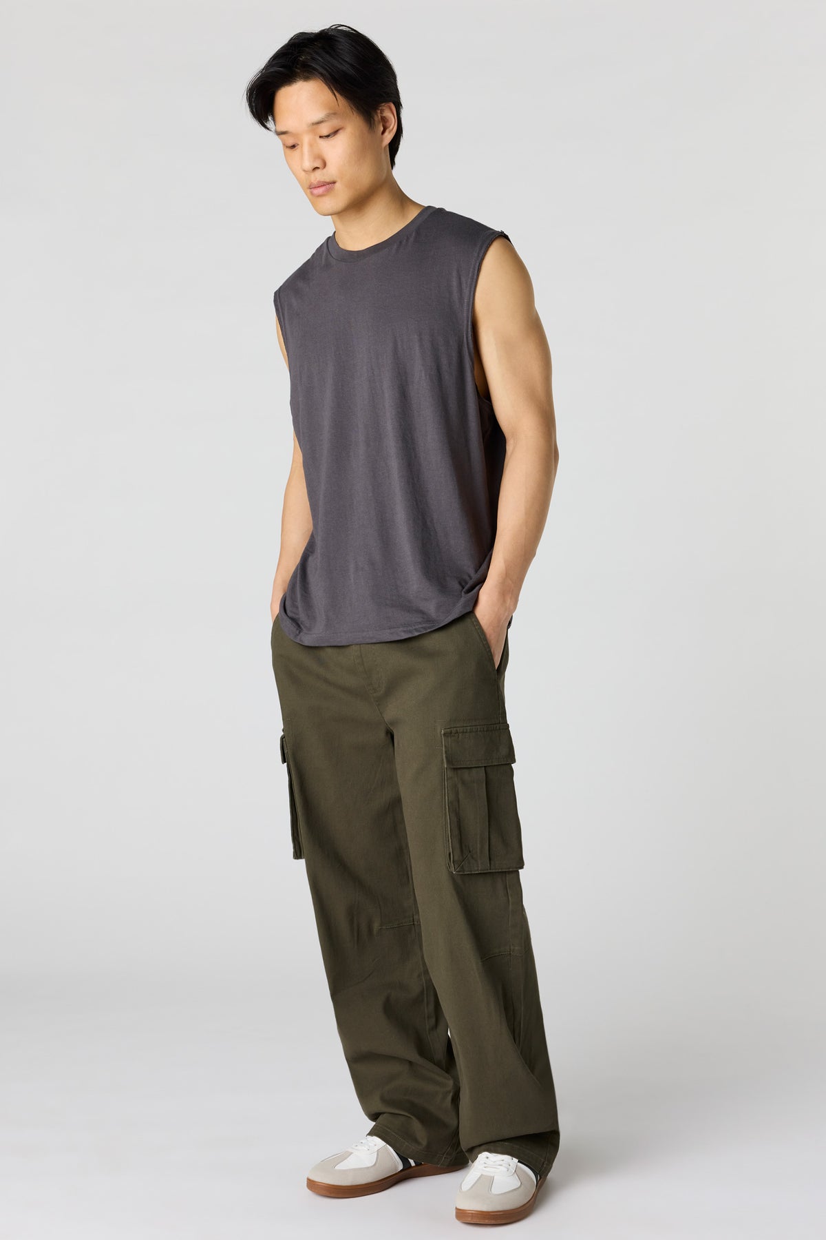 Vue alternative 2. Pantalon baggy cargo