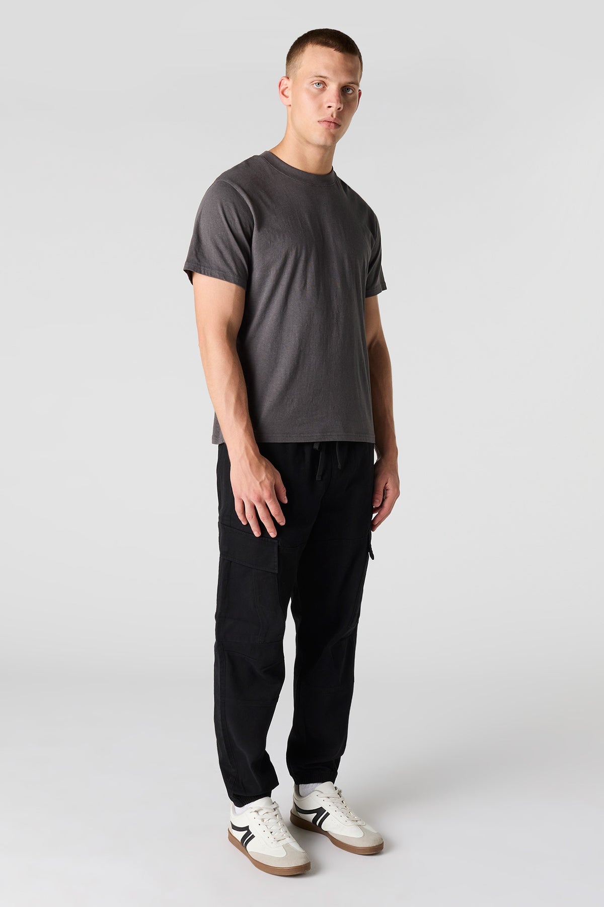 Vue alternative 2. Pantalon cargo