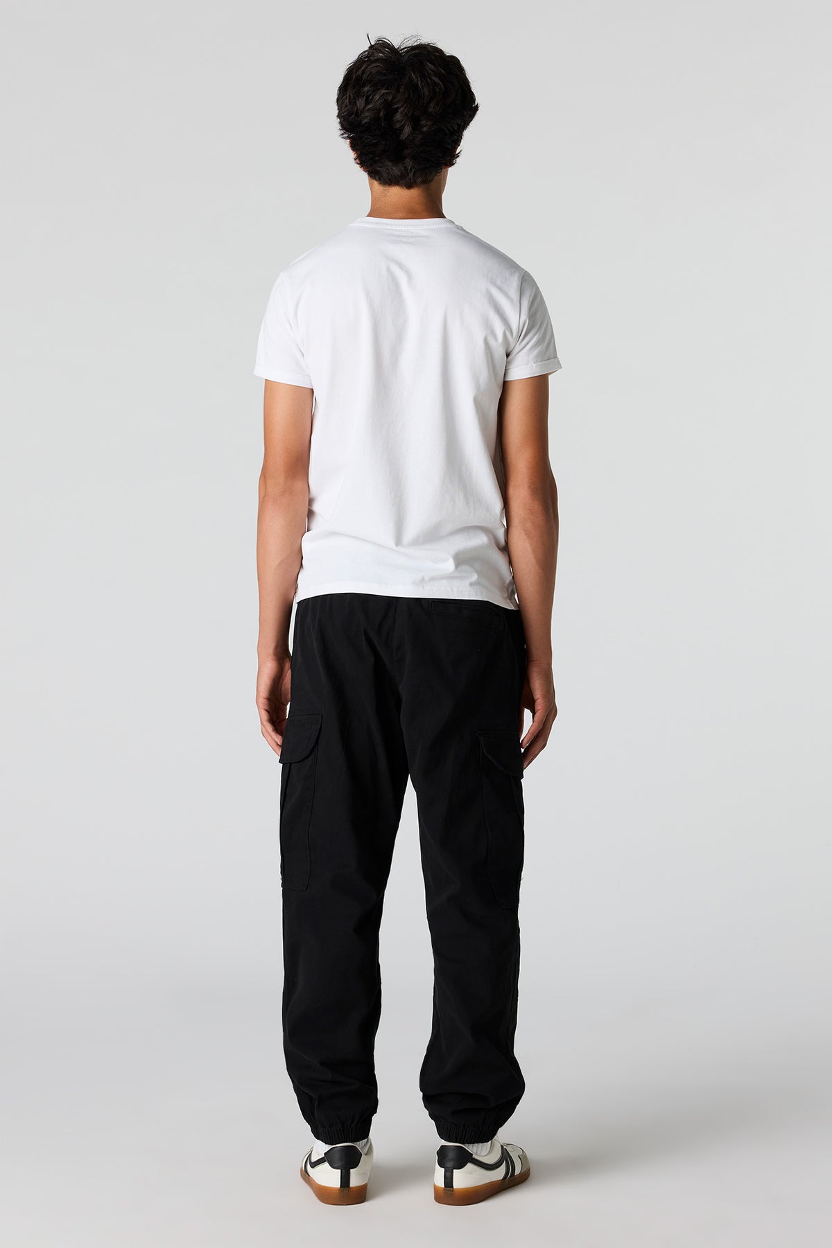 Vue alternative 3. Jogger cargo classique