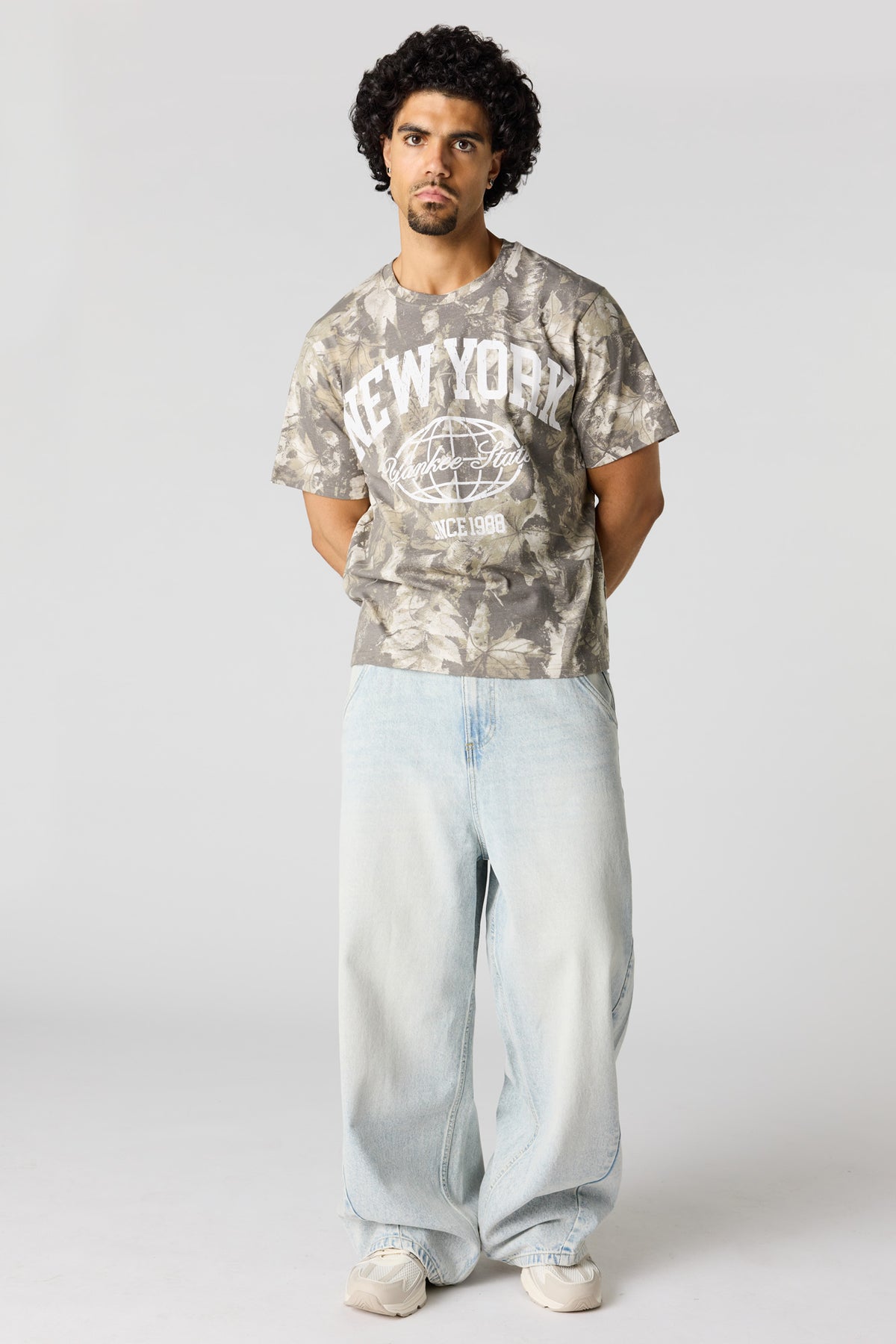 Alt View 2. Mega Baggy Jean - Light Denim Blue