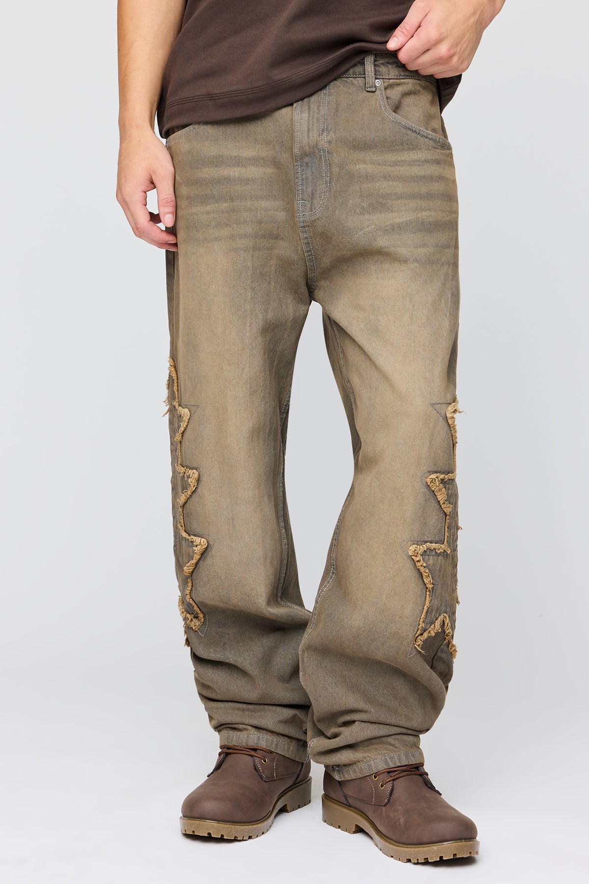 Alt View 2. Star Applique Baggy Jean - Light Brown