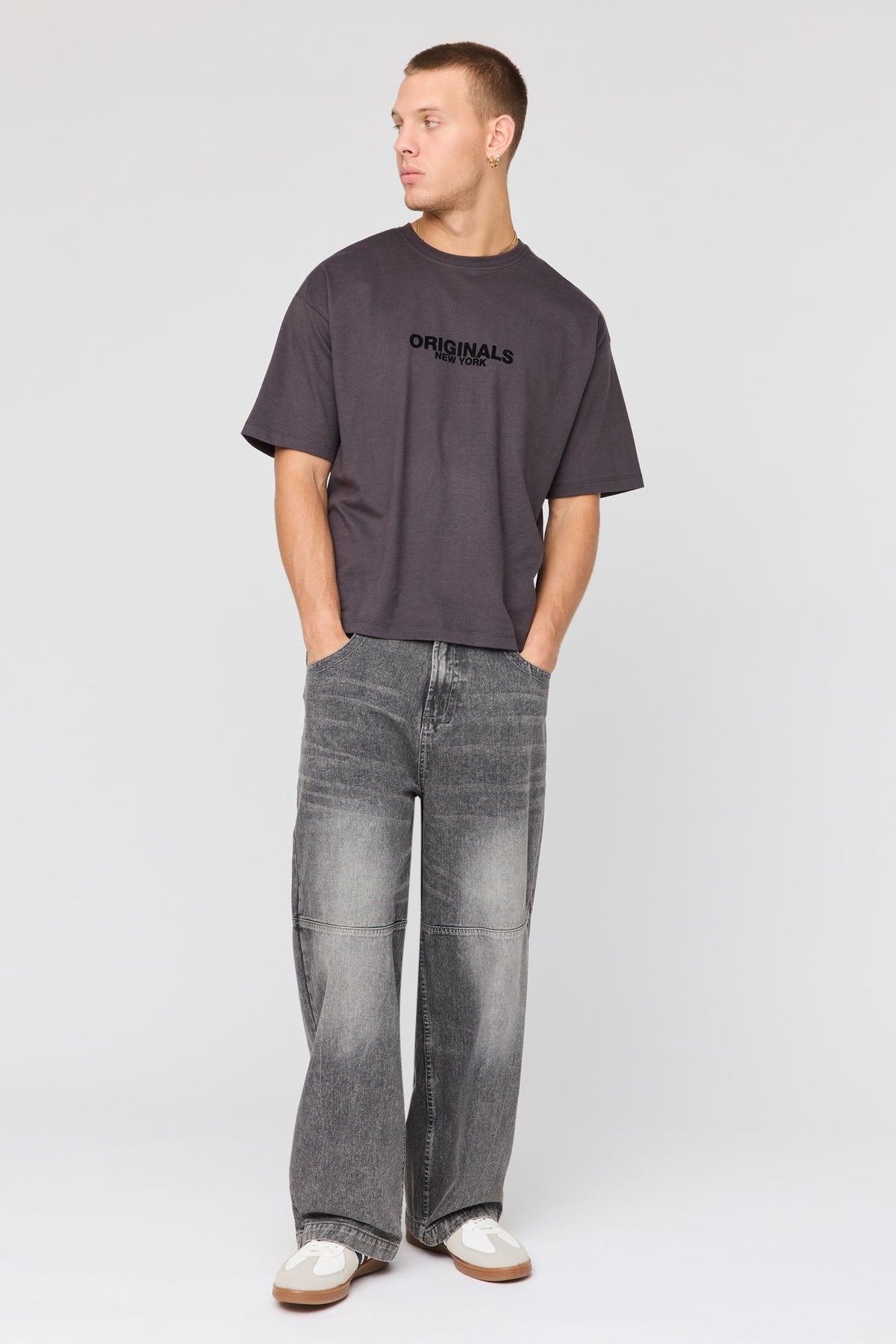 Vue alternative 2. Jean super baggy imprimé