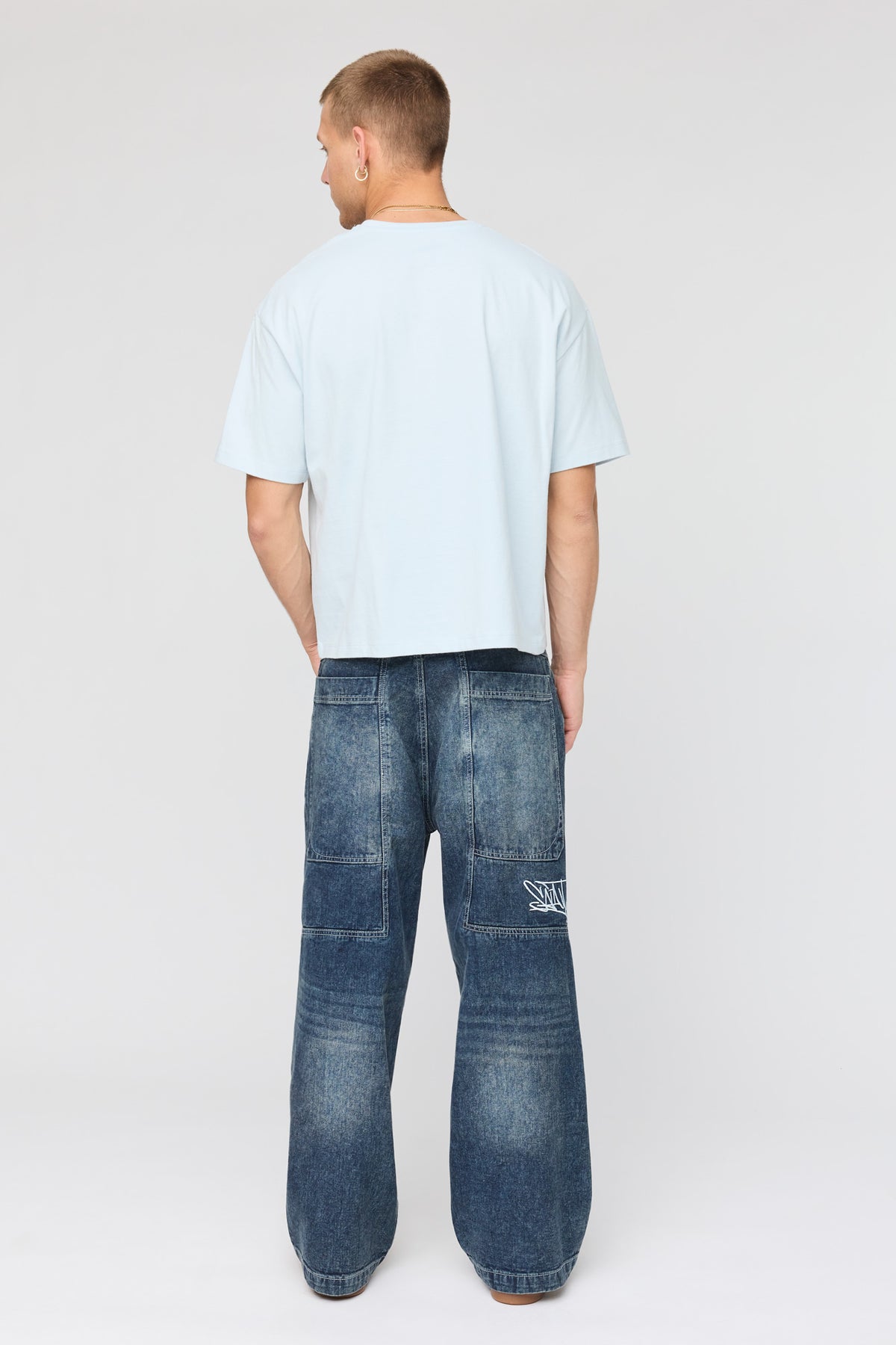 Alt View 3. Graphic Super Baggy Jean - Denim Blue