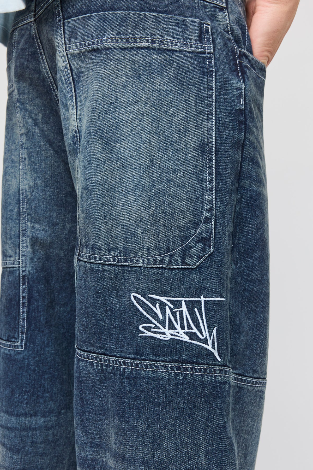 Alt View 4. Graphic Super Baggy Jean - Denim Blue