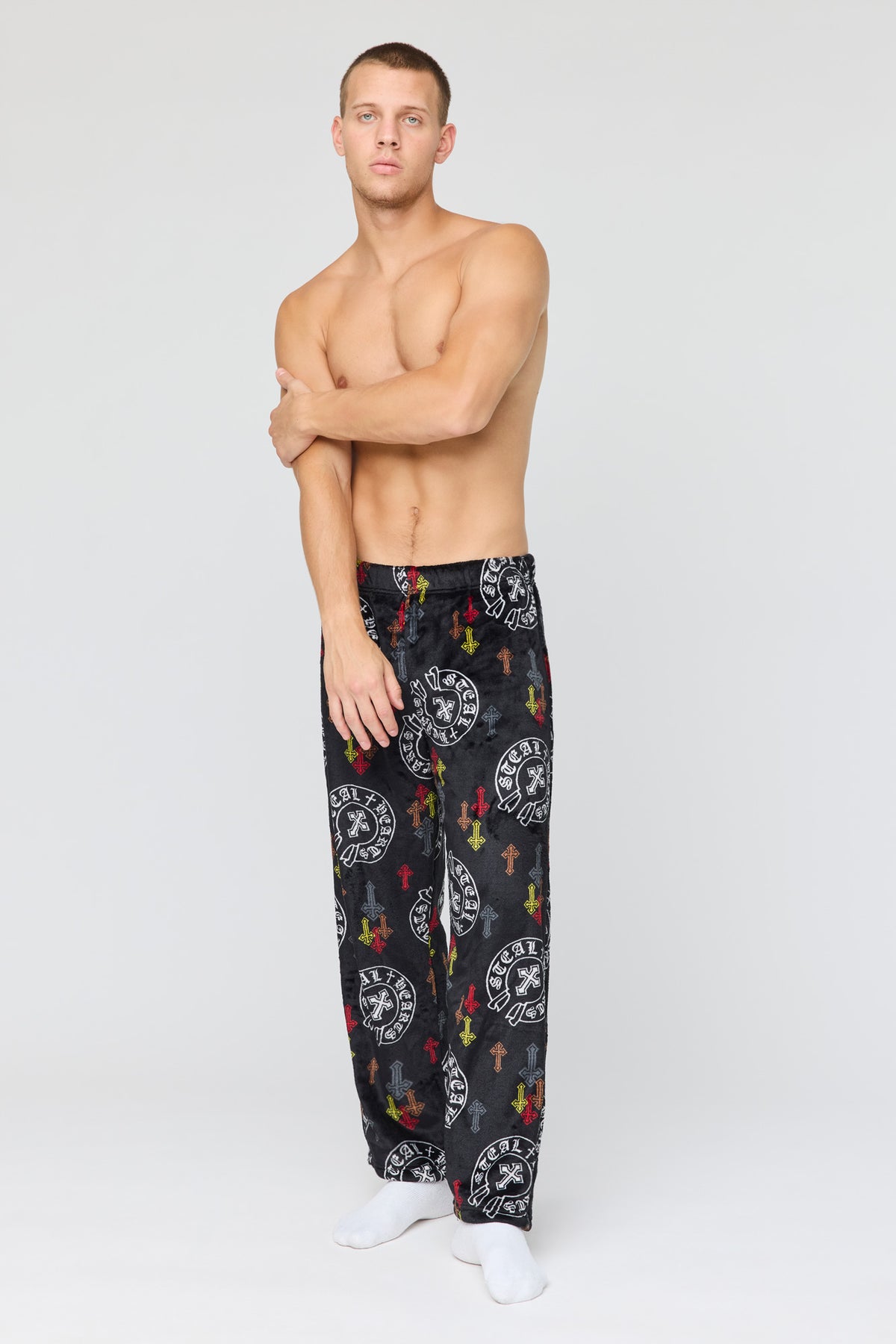 Alt View 2. Plush Printed Pajama Pant - Solid Black