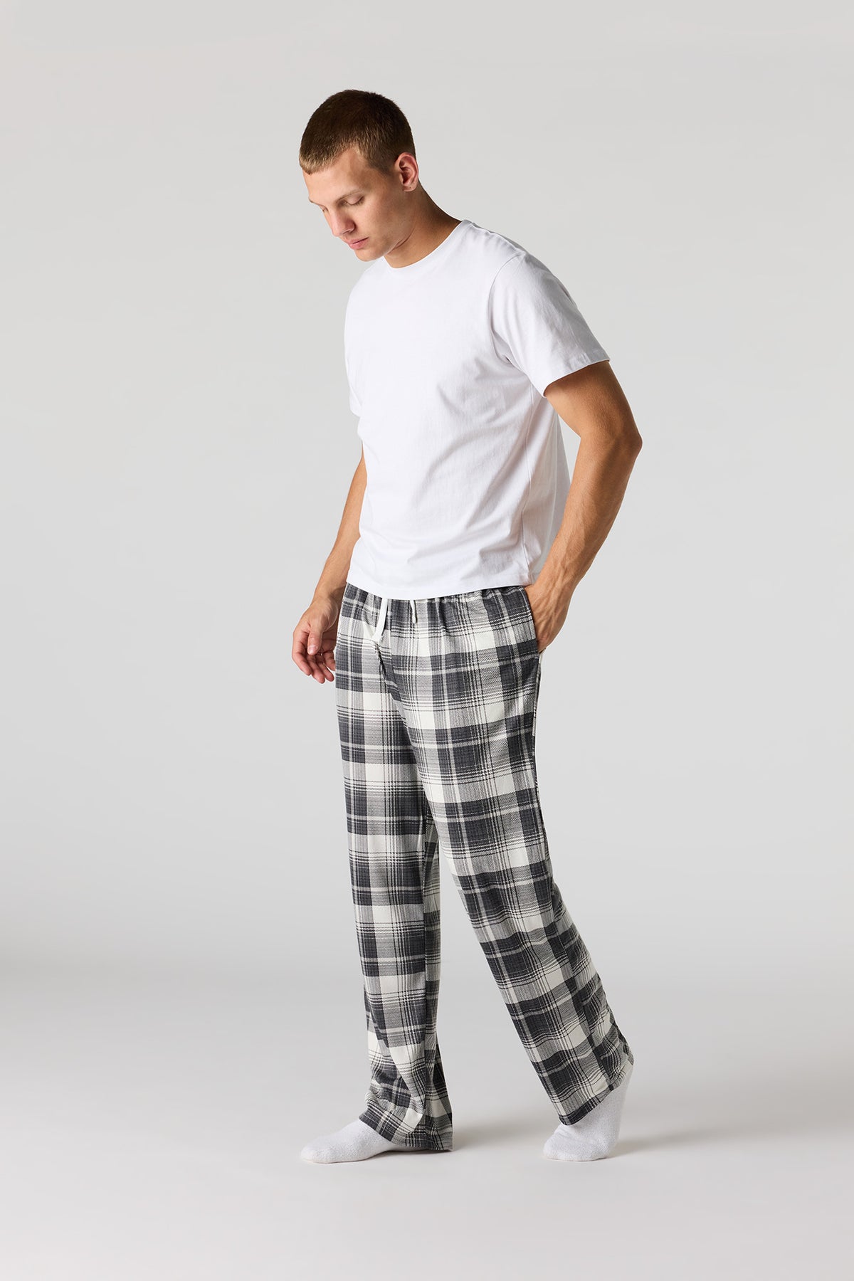Vue alternative 2. Pantalon de pyjama à carreaux