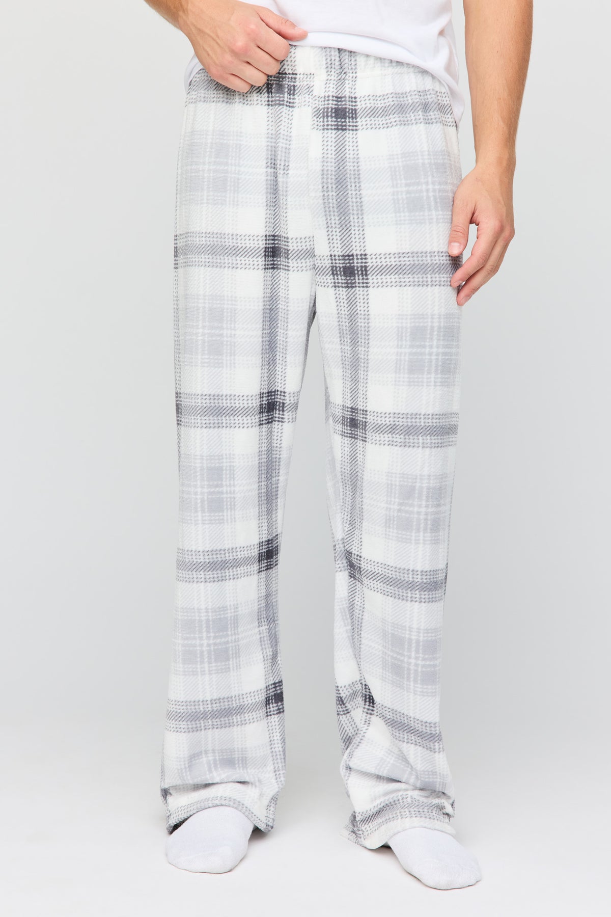 Alt View 3. Graphic T-Shirt & Plush Plaid Pant Pajama Set - White