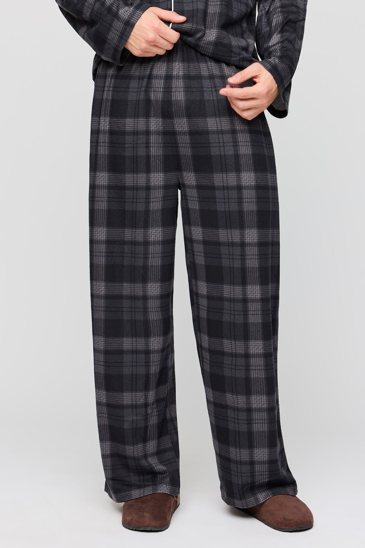 Alt View 3. Plaid Polar Fleece Pajama Gift Set - Black