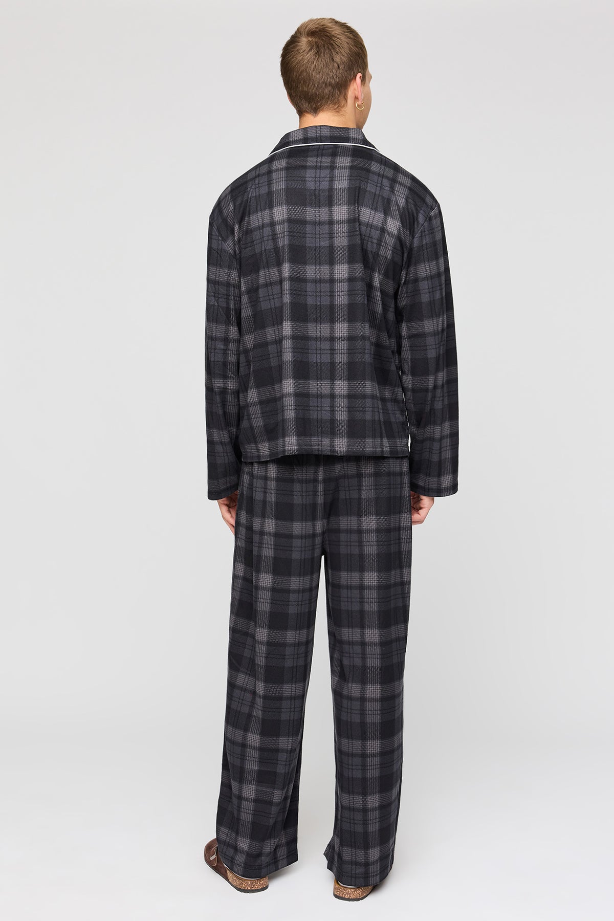 Alt View 4. Plaid Polar Fleece Pajama Gift Set - Black
