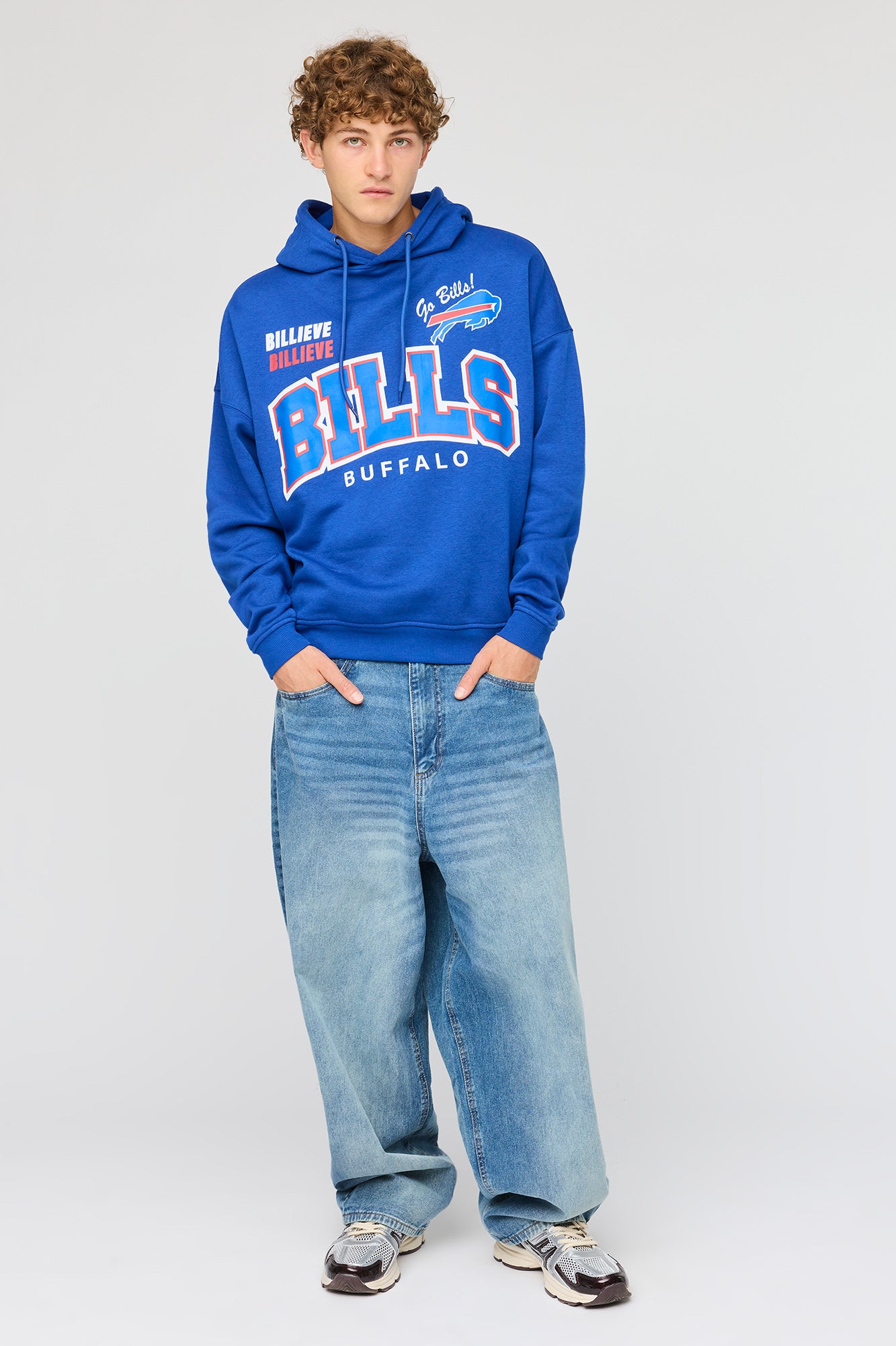 BUFFALO BOBS　Y2K　お兄系　ギャル　フード付き　ベスト Buffalo Bills Graphic Boxy Fleece Hoodie – Urban Planet