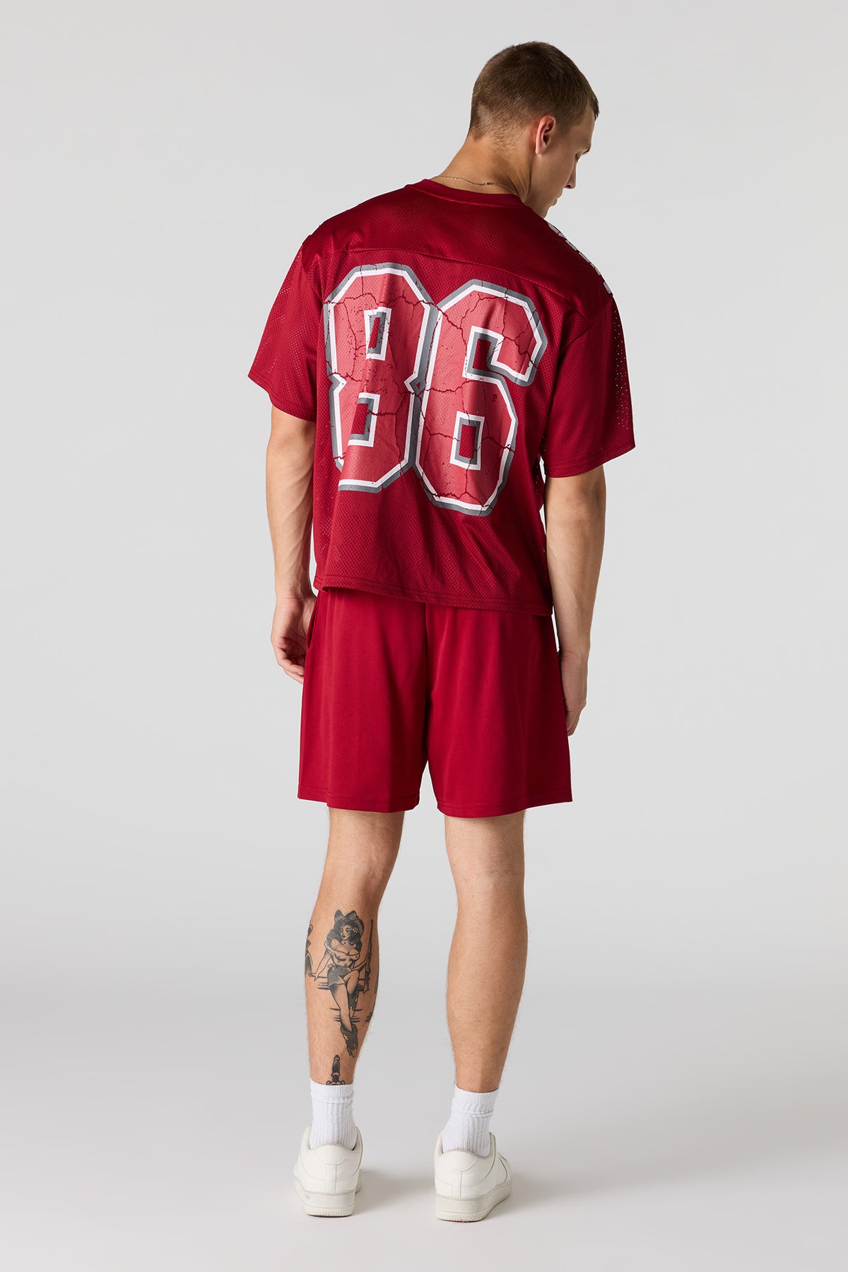 Vue alternative 3. Short en filet imprimé