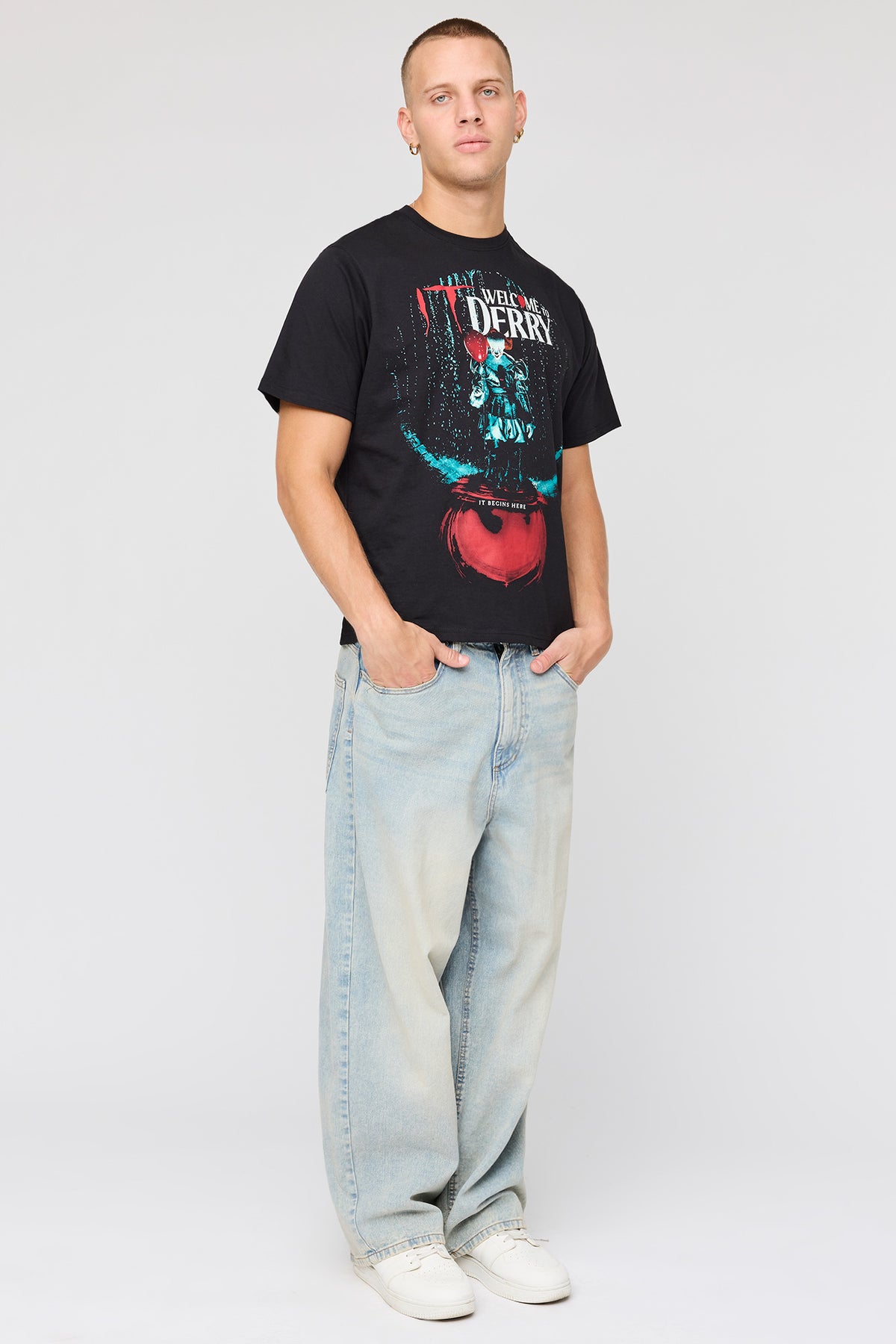Vue alternative 3. T-shirt à imprimé IT 