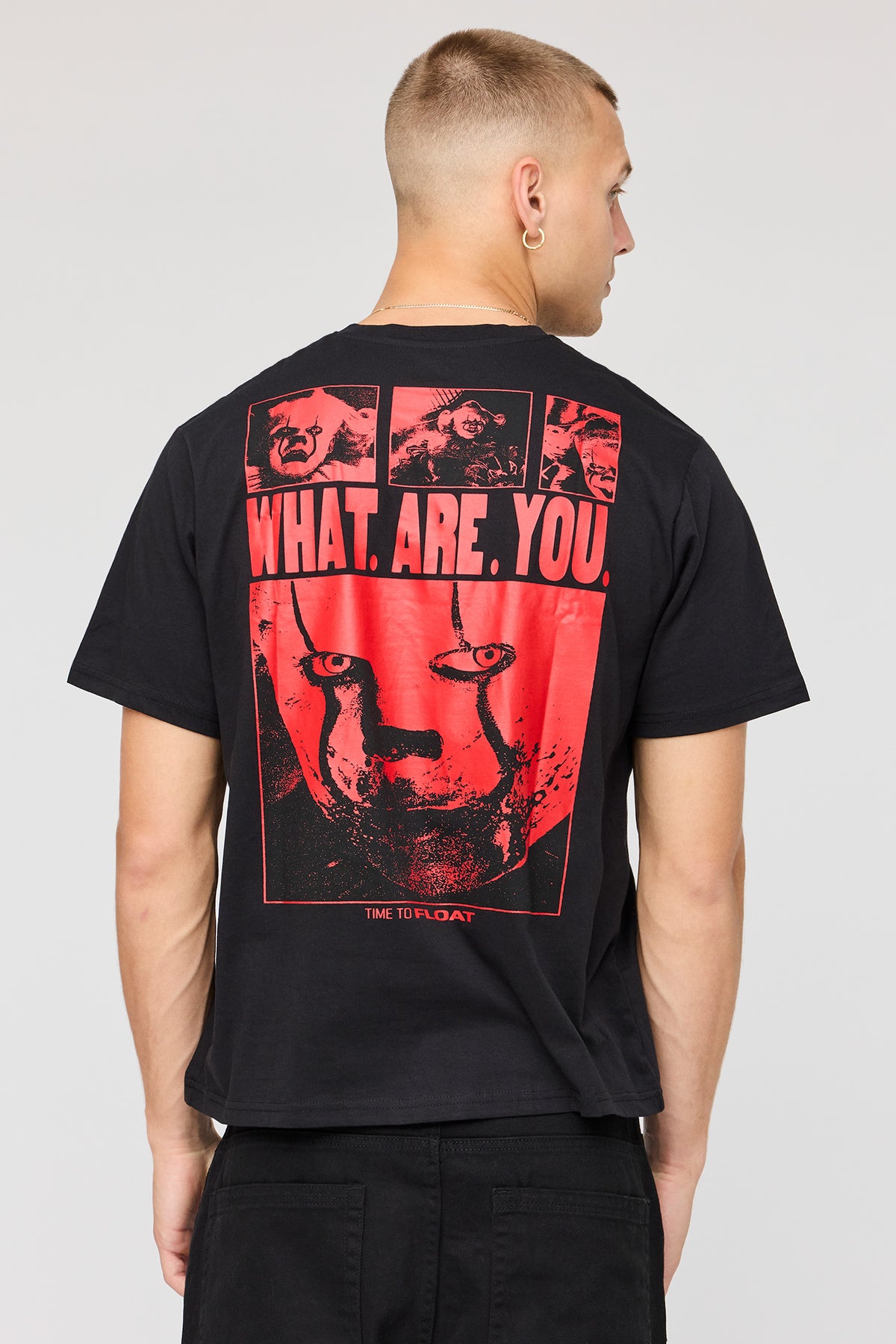 Vue alternative 2. T-shirt à imprimé IT 