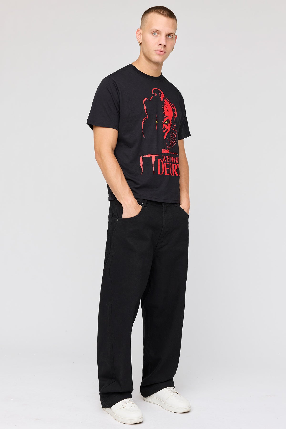 Vue alternative 3. T-shirt à imprimé IT 