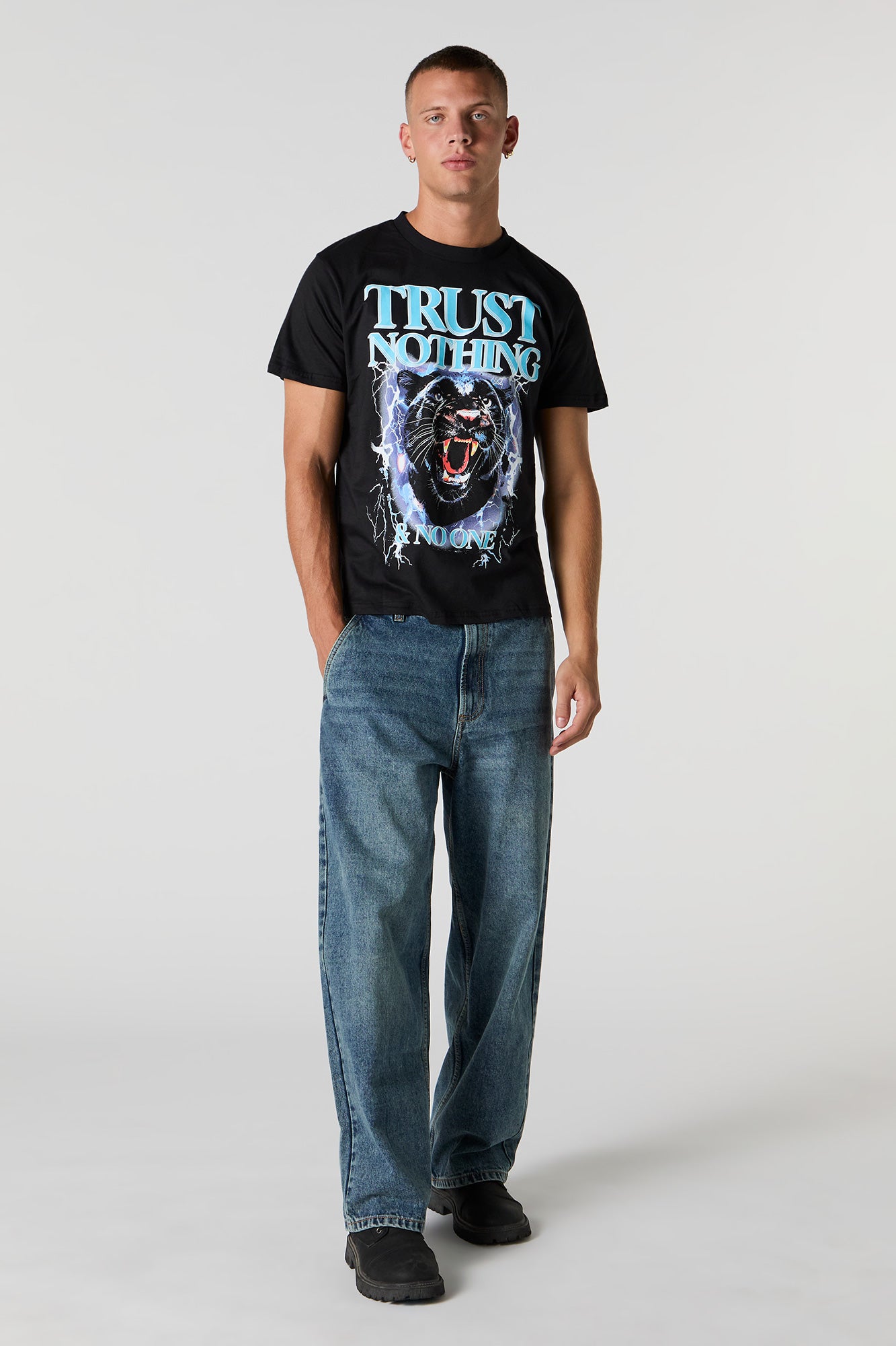 Trust Nothing Graphic T-Shirt