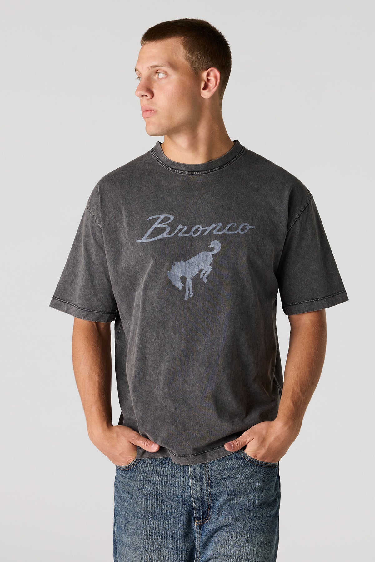 Alt View 2. Ford Graphic Boxy T-Shirt - Black