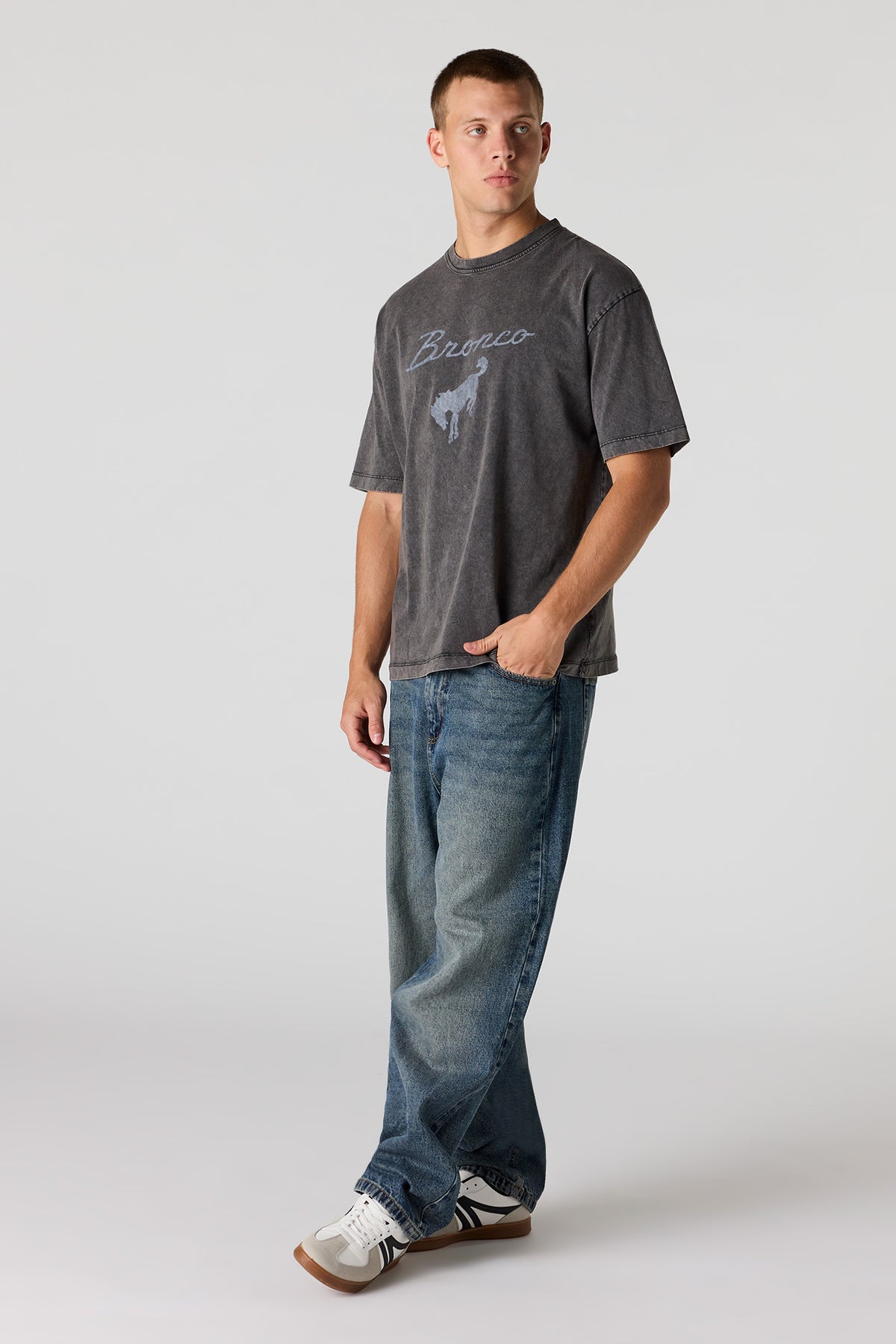 Alt View 3. Ford Graphic Boxy T-Shirt - Black