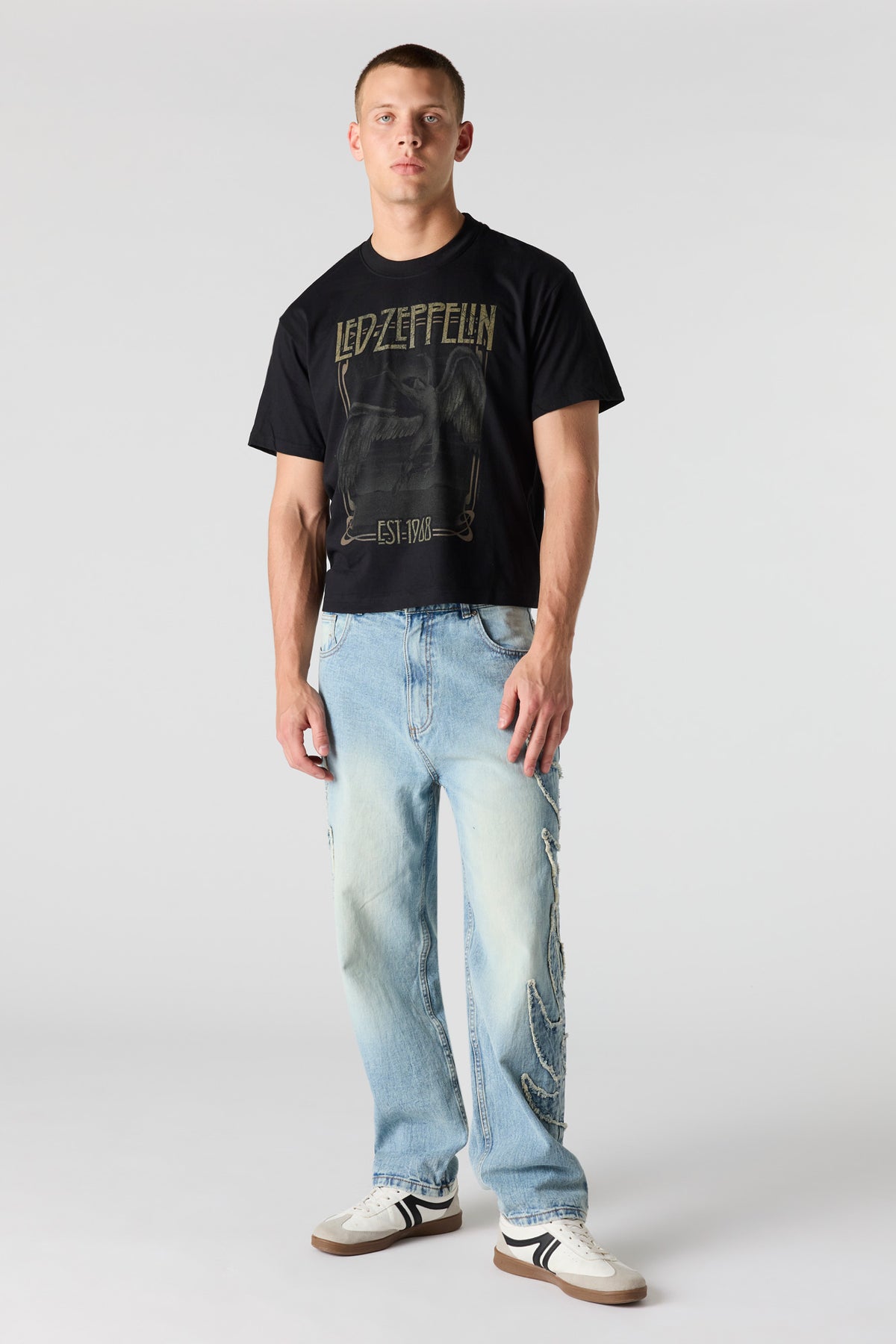 Alt View 3. Led Zeppelin Graphic Boxy T-Shirt - Black