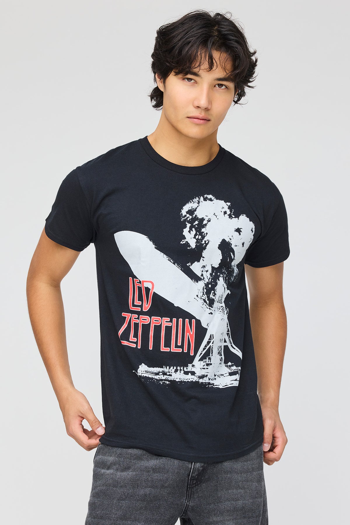 Vue alternative 4. T-shirt à imprimé Led Zeppelin