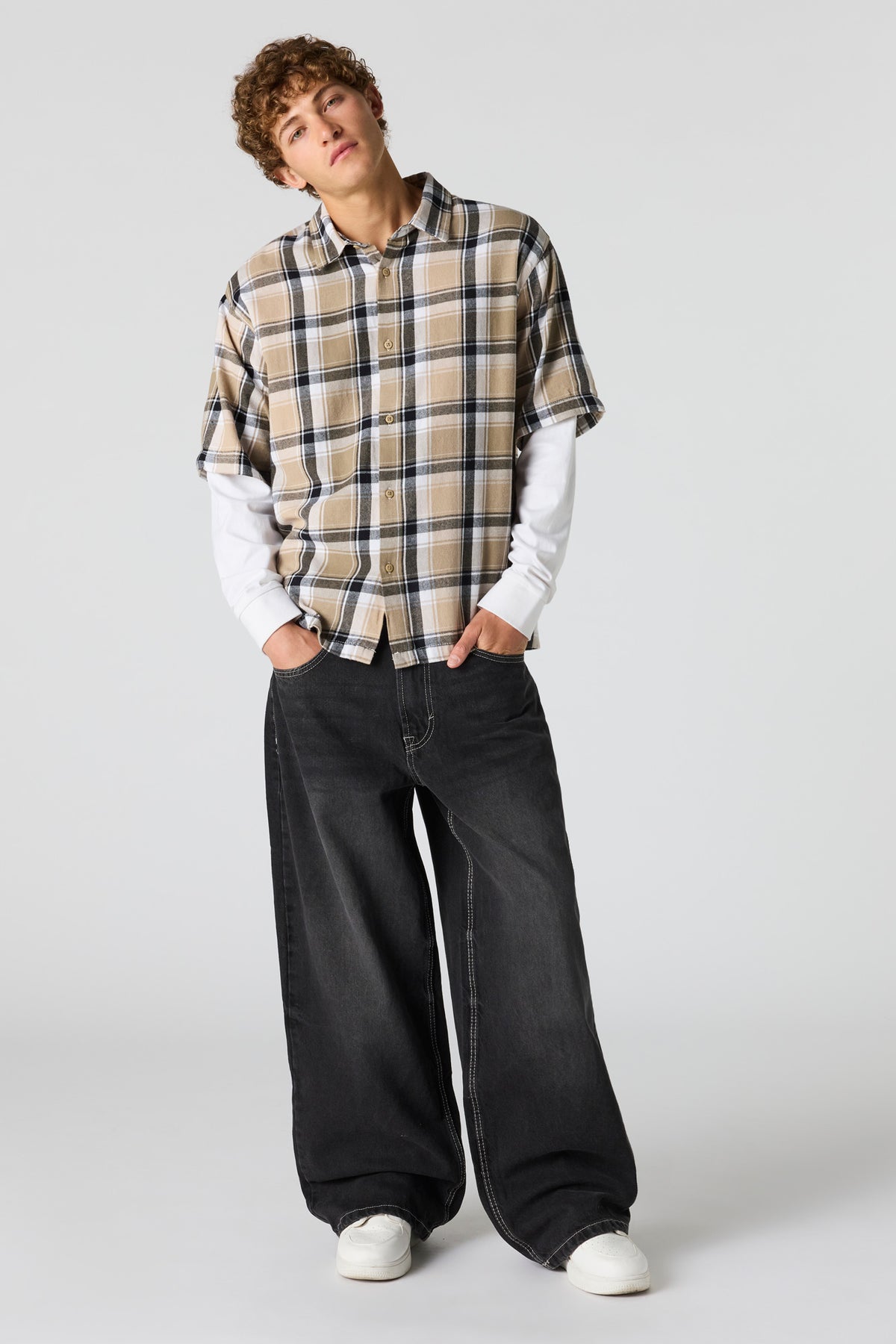 Alt View 2. Wide Leg Washed Black Jean - Black