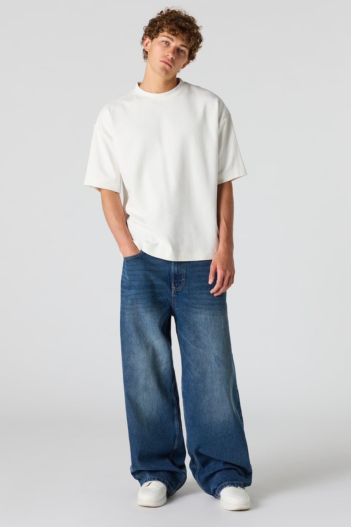 Alt View 2. Wide Leg Dark Jean - Midnight Blue