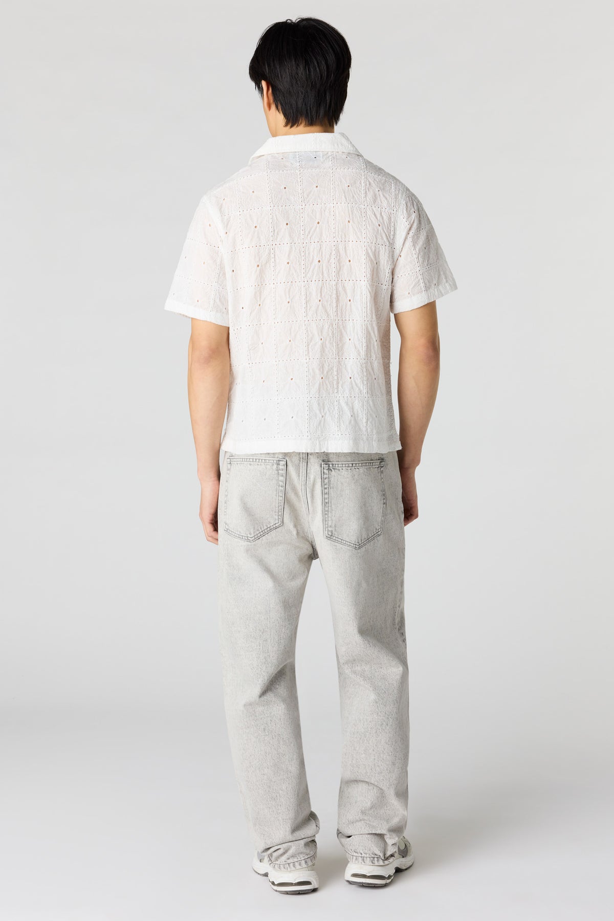 Vue alternative 3. Jean baggy gris pâle