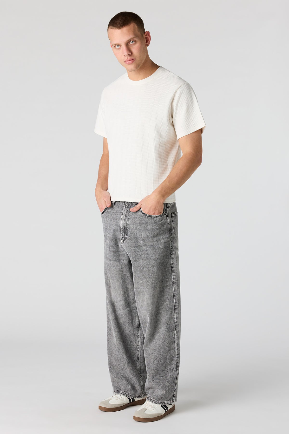 Alt View 3. Textured T-Shirt - White