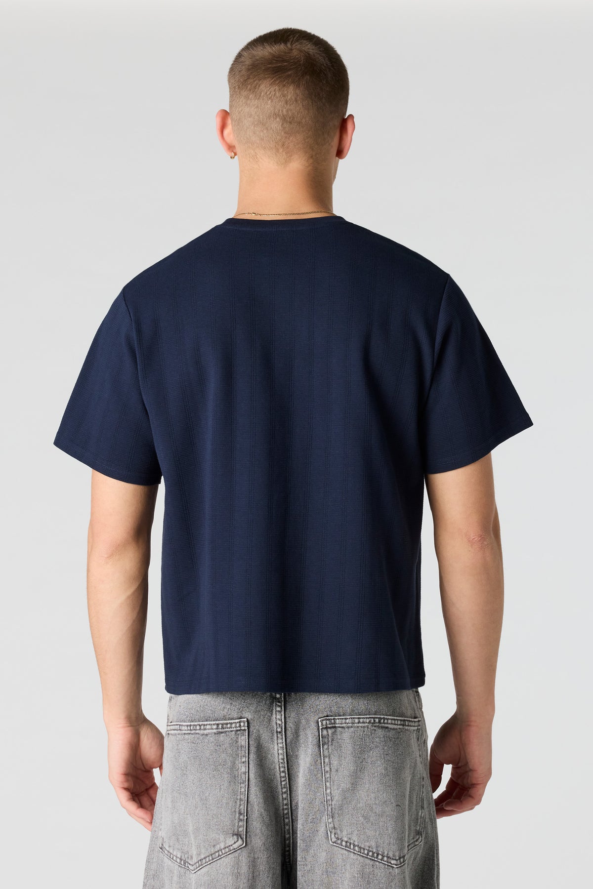 Alt View 2. Textured T-Shirt - Navy