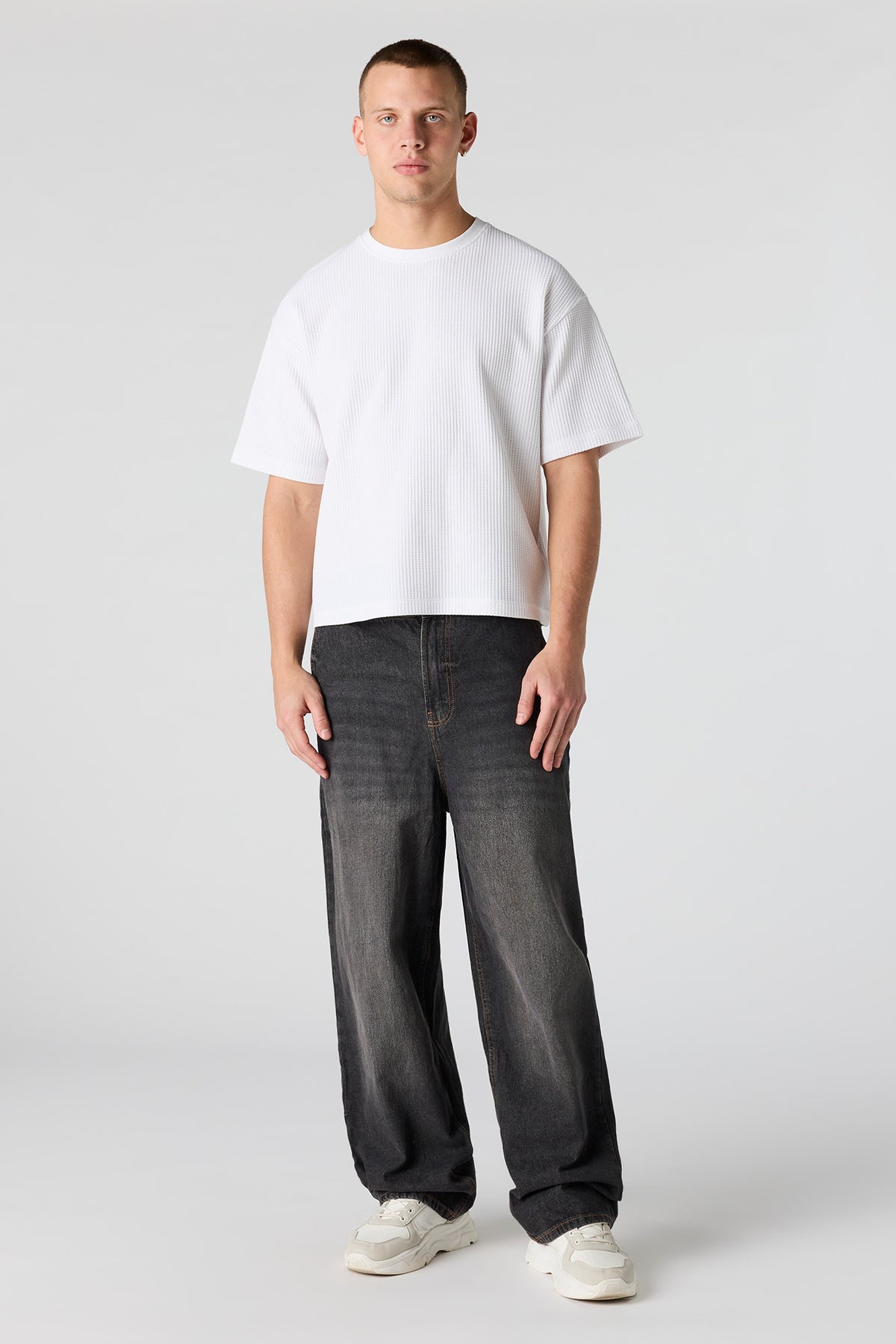 Alt View 3. Textured Boxy T-Shirt - White