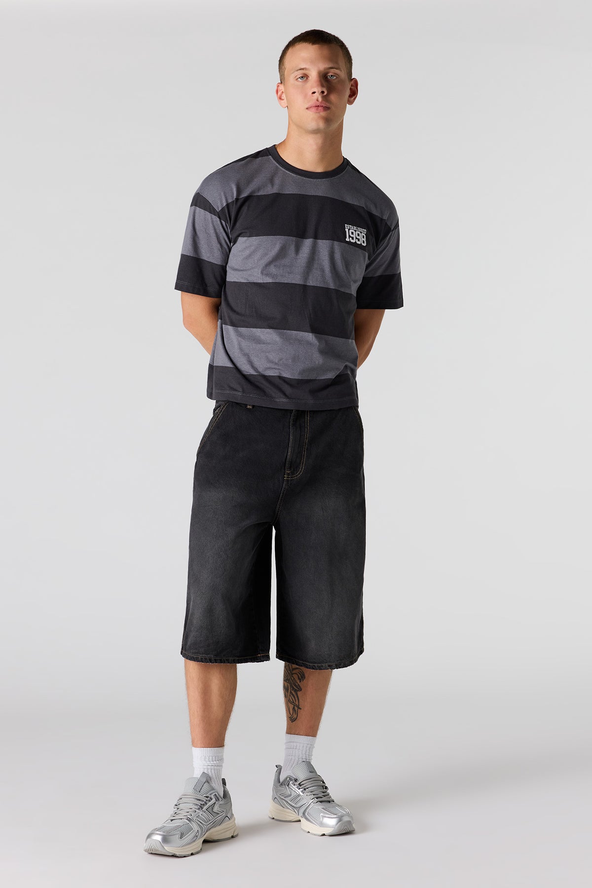 Vue alternative 3. T-shirt carré rayé