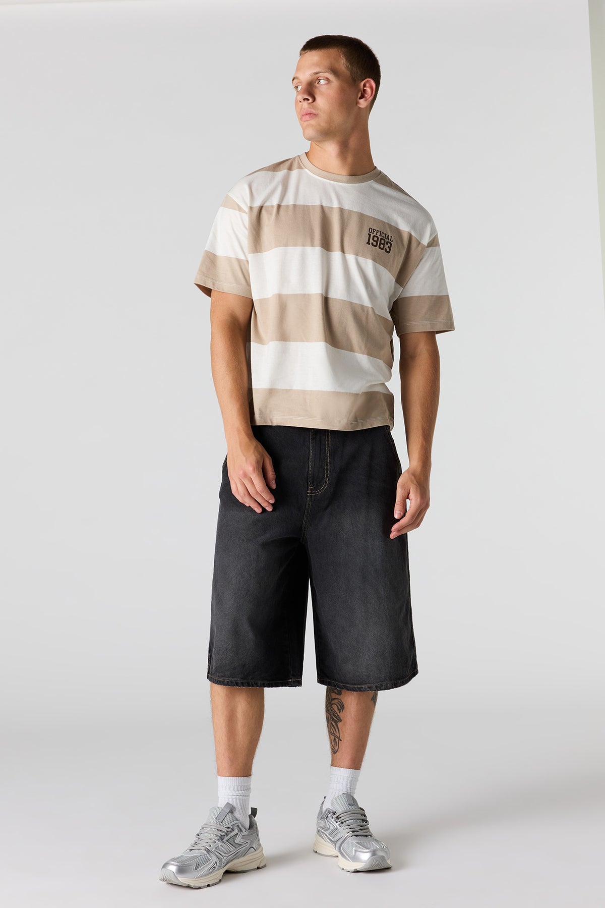 Vue alternative 3. T-shirt carré rayé